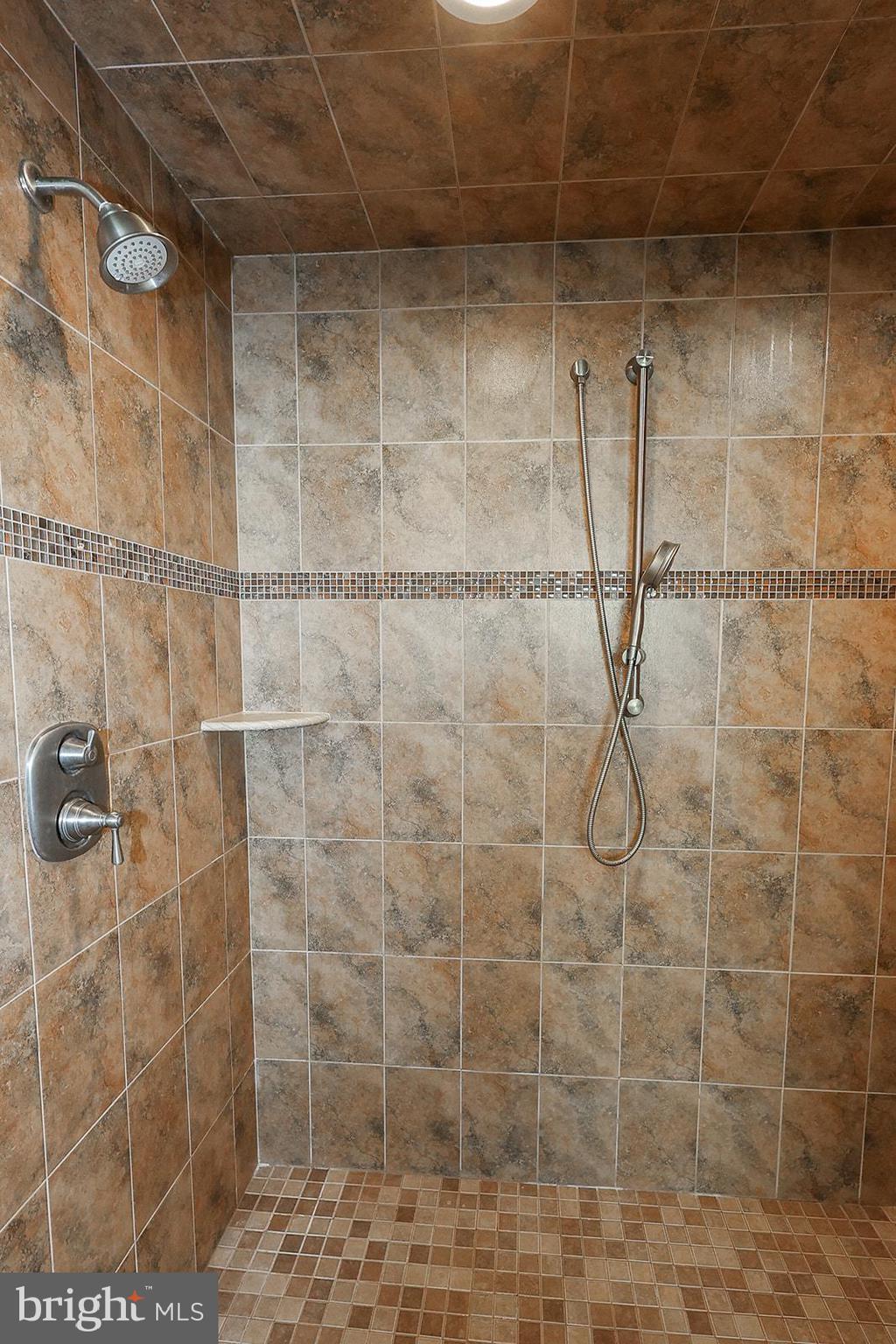 BROAD CREEK - Residential