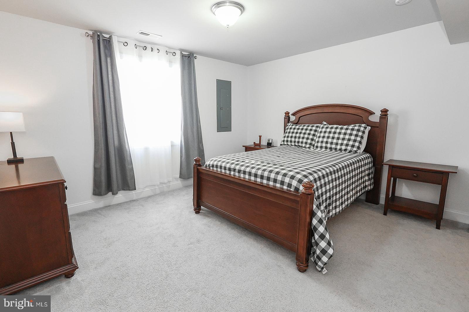 BROAD CREEK - Residential