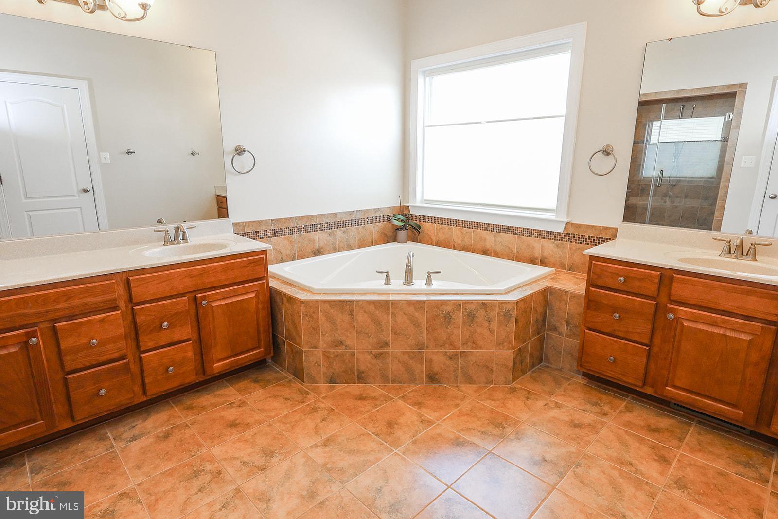 BROAD CREEK - Residential