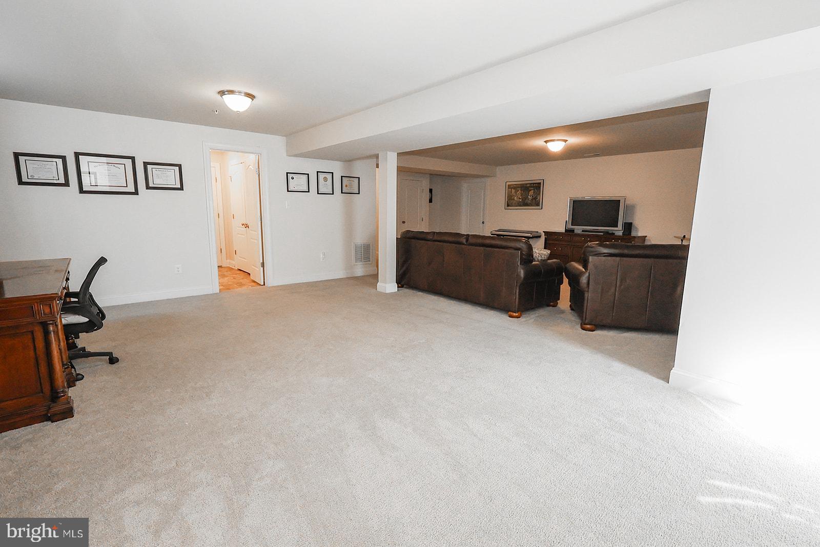 BROAD CREEK - Residential