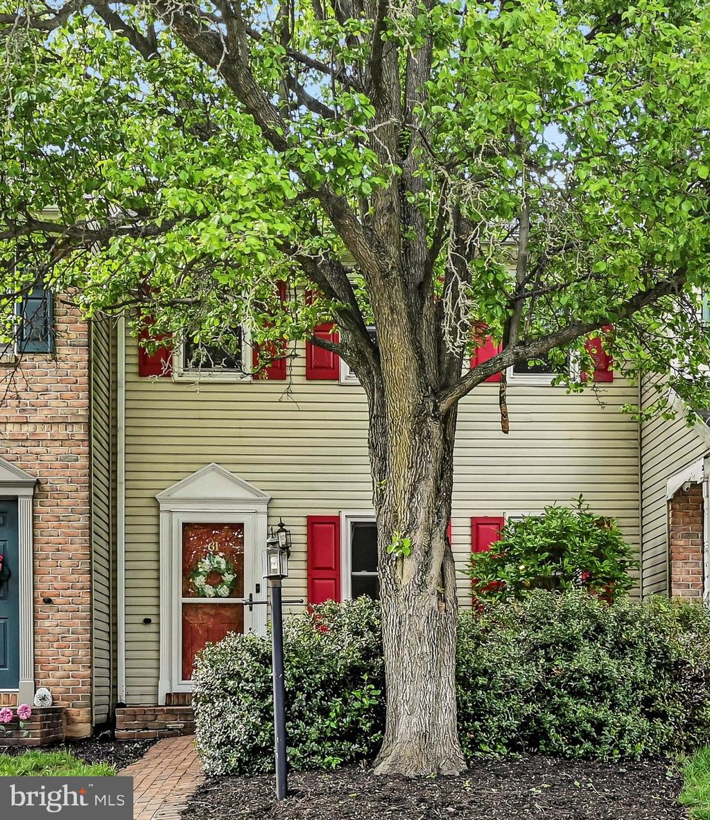 Photo of 61 Brookfield Road, LITITZ, PA 17543 (MLS # PALA2086740)