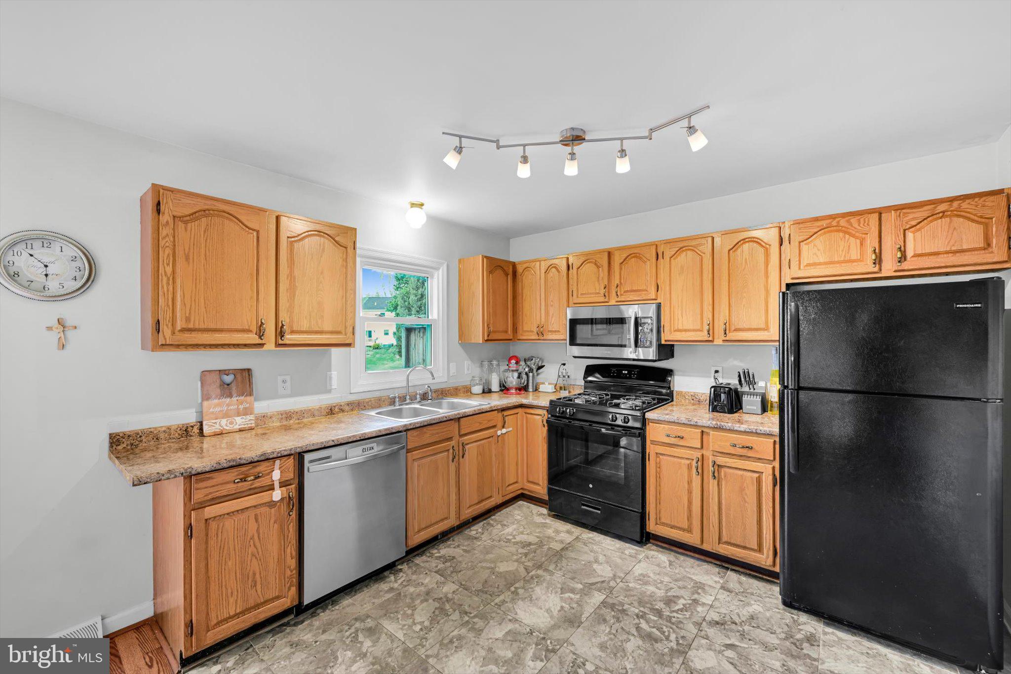 BROOKFIELD ESTATES - Residential