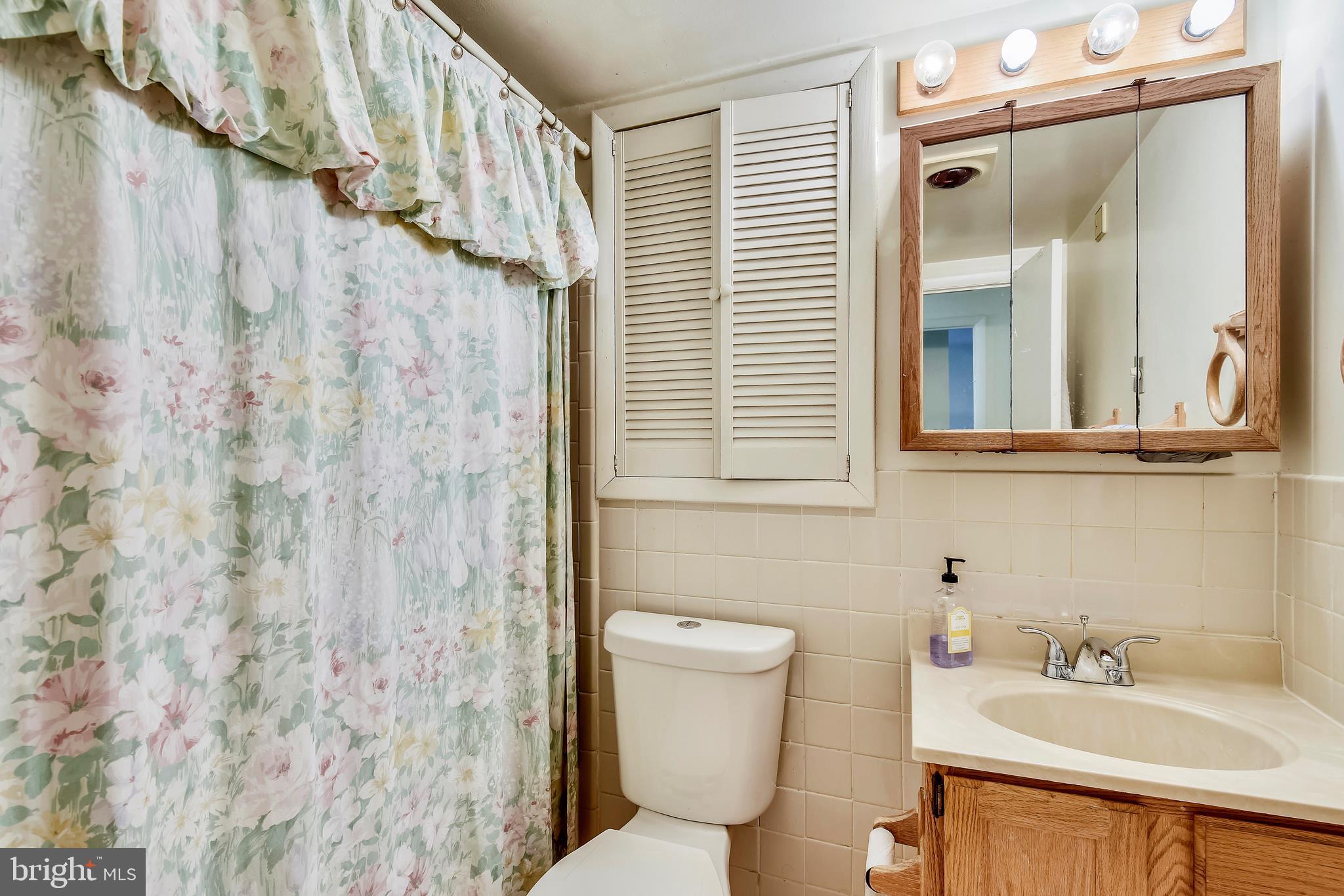 MAYWOOD - Residential