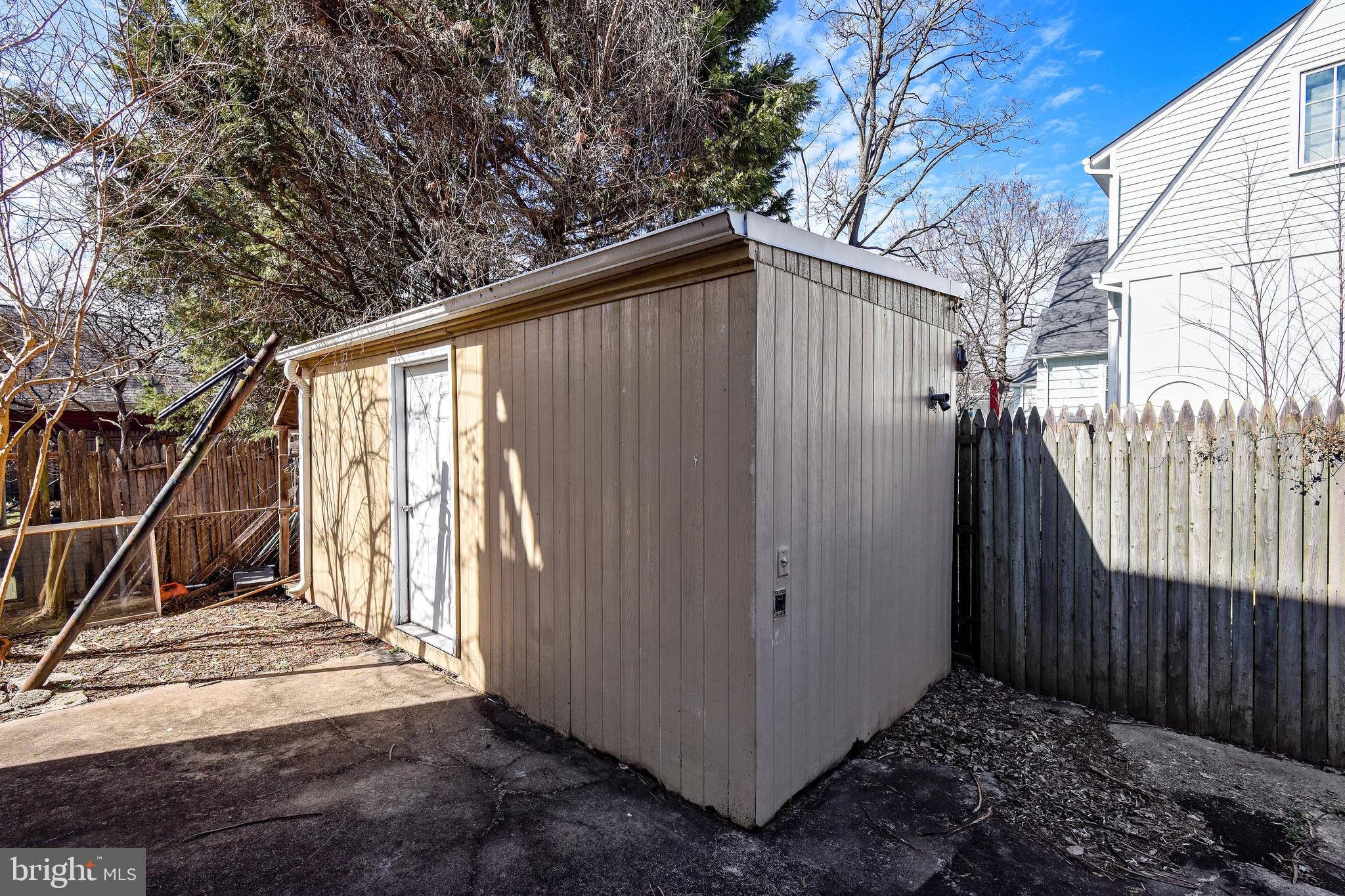 MAYWOOD - Residential