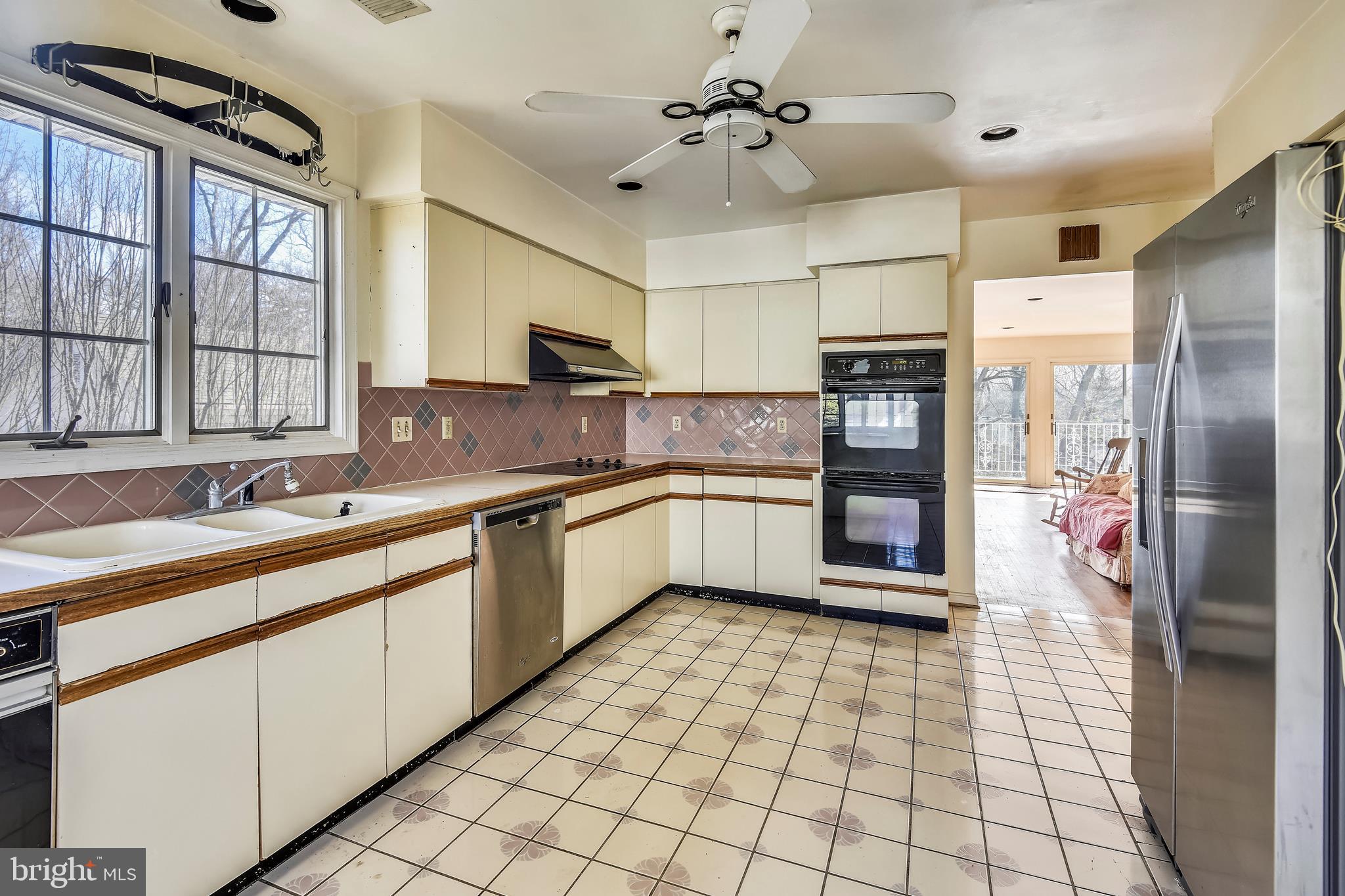 MAYWOOD - Residential