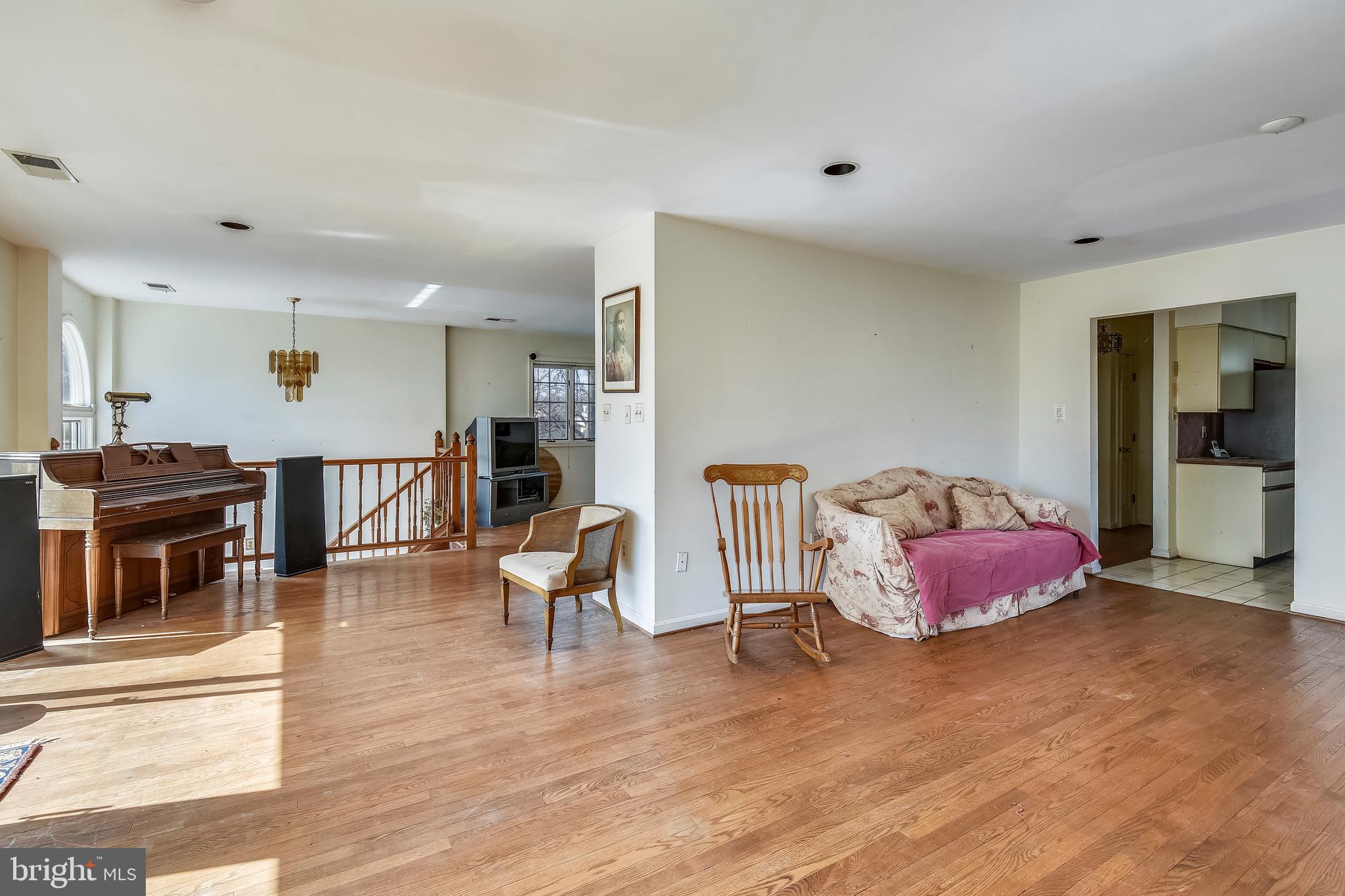 MAYWOOD - Residential