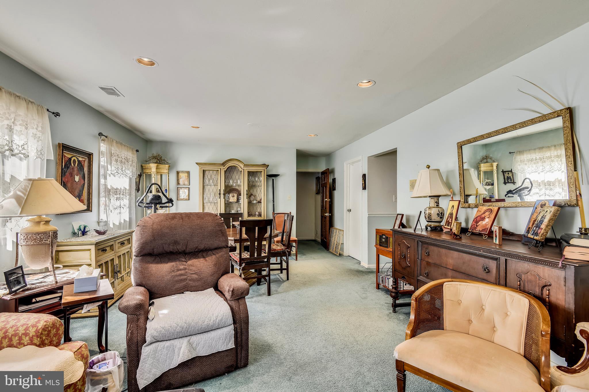 MAYWOOD - Residential