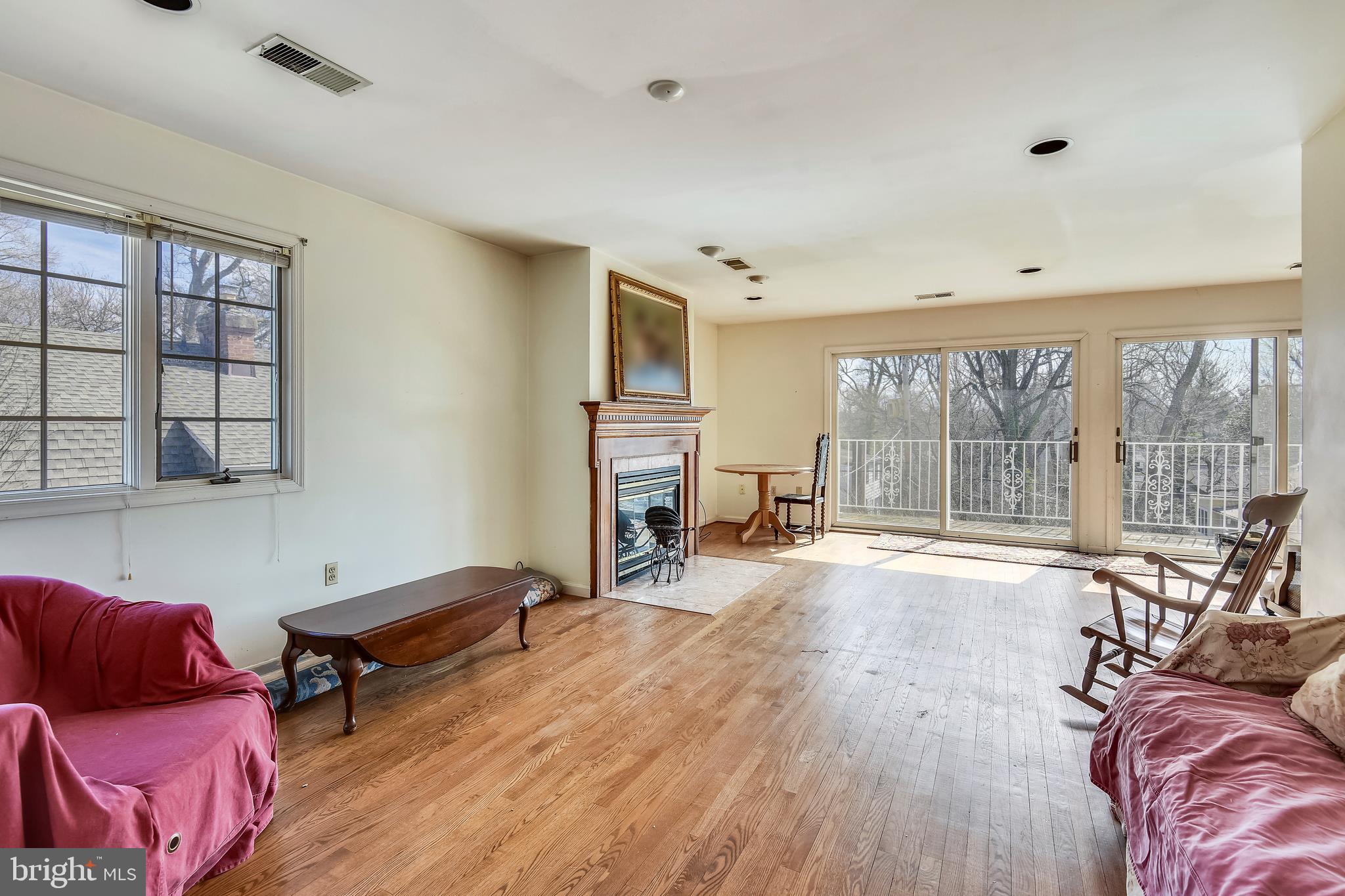 MAYWOOD - Residential