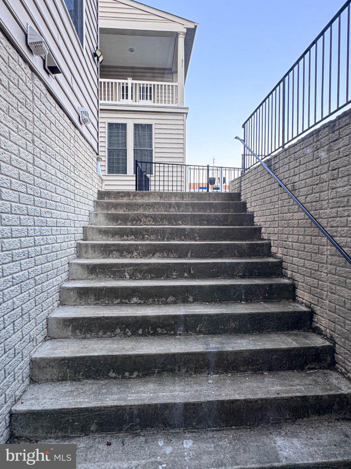 LOUDOUN CROSSING - Residential