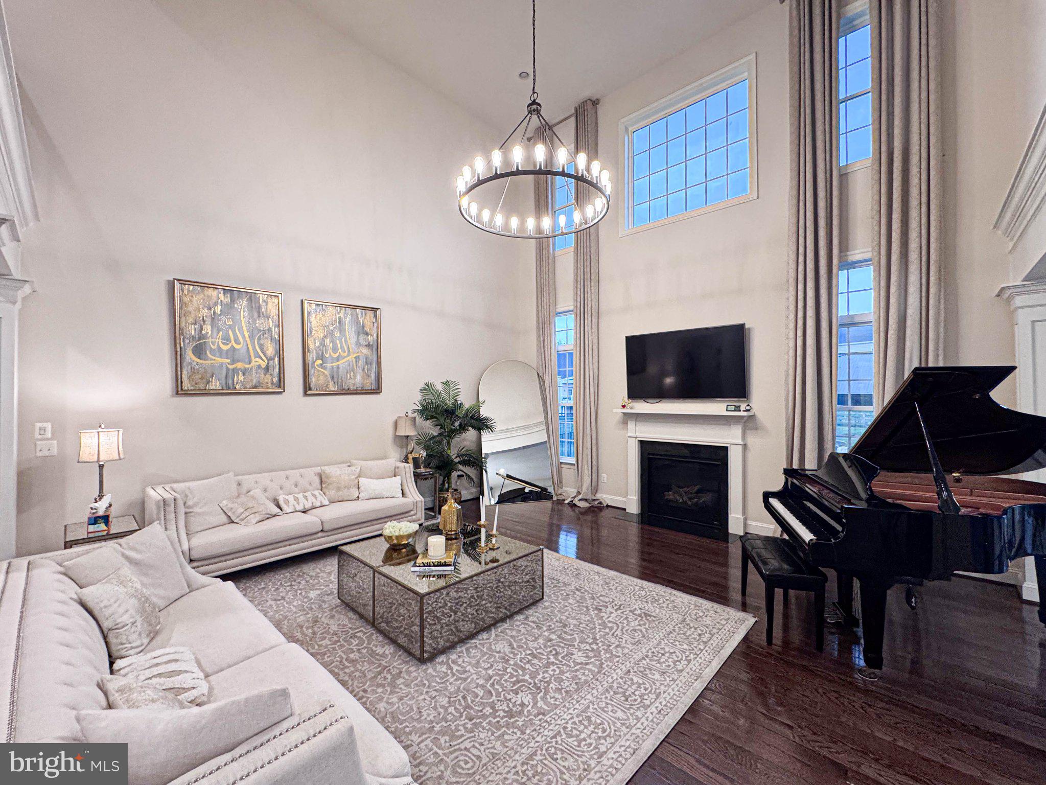 LOUDOUN CROSSING - Residential