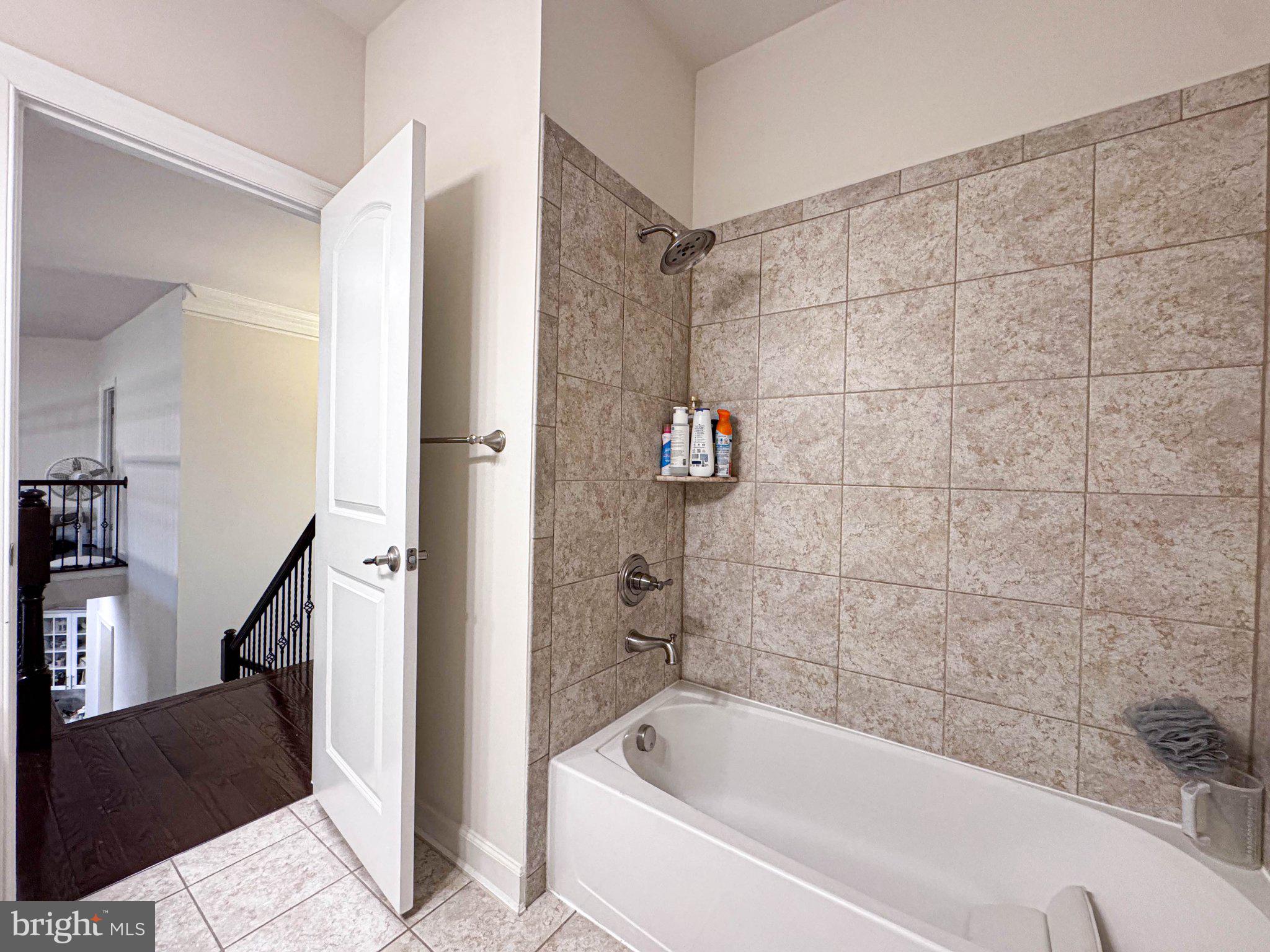 LOUDOUN CROSSING - Residential