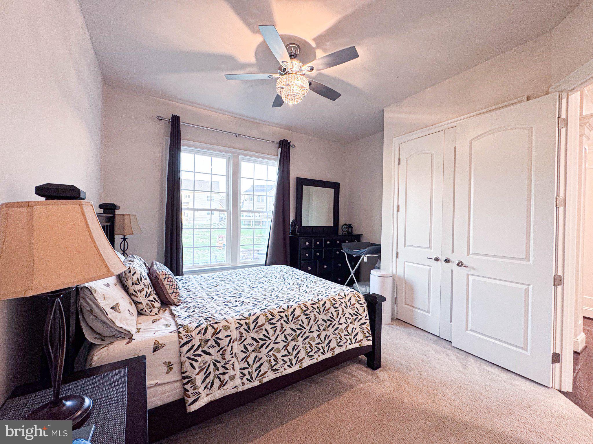 LOUDOUN CROSSING - Residential
