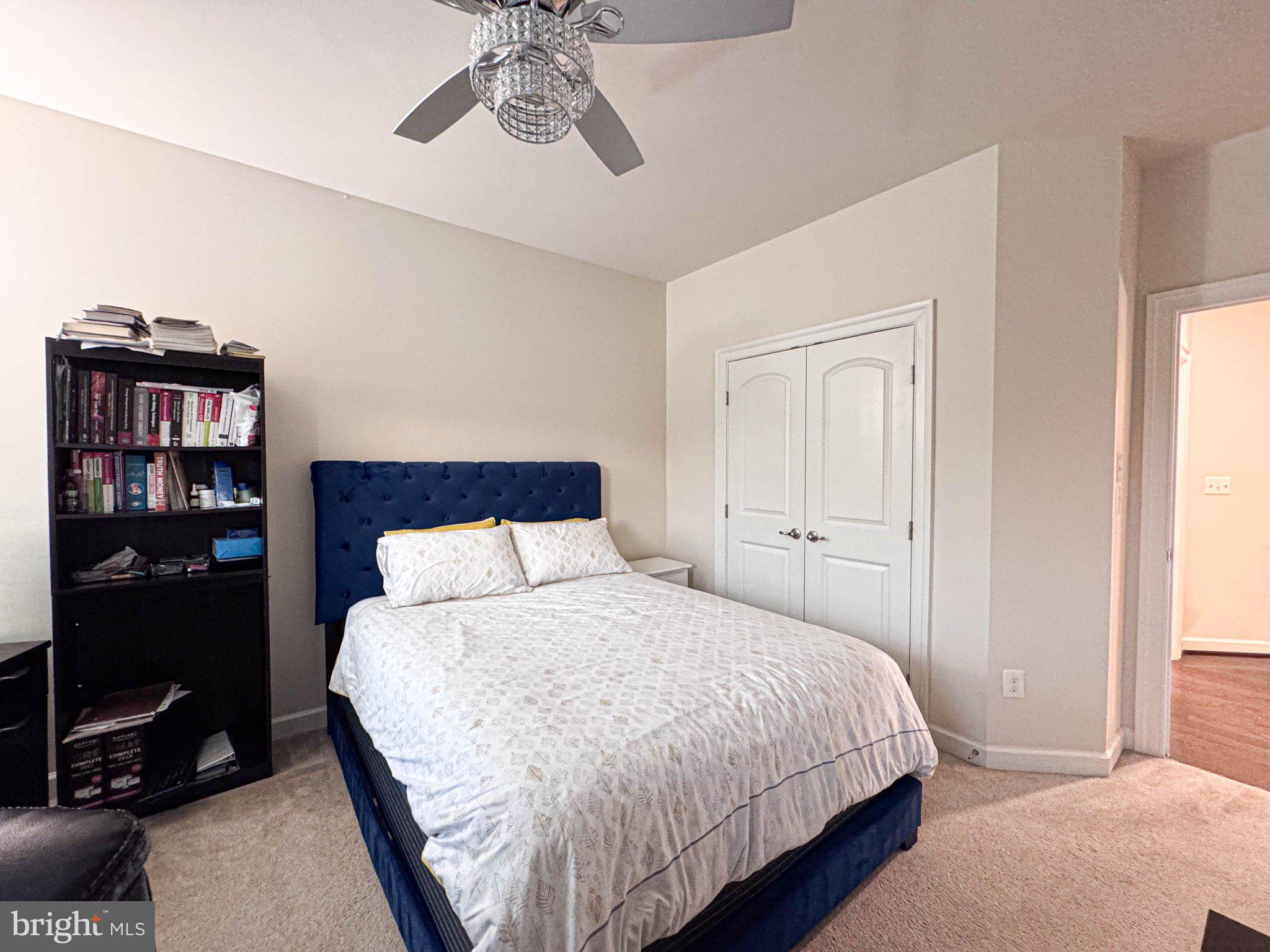LOUDOUN CROSSING - Residential
