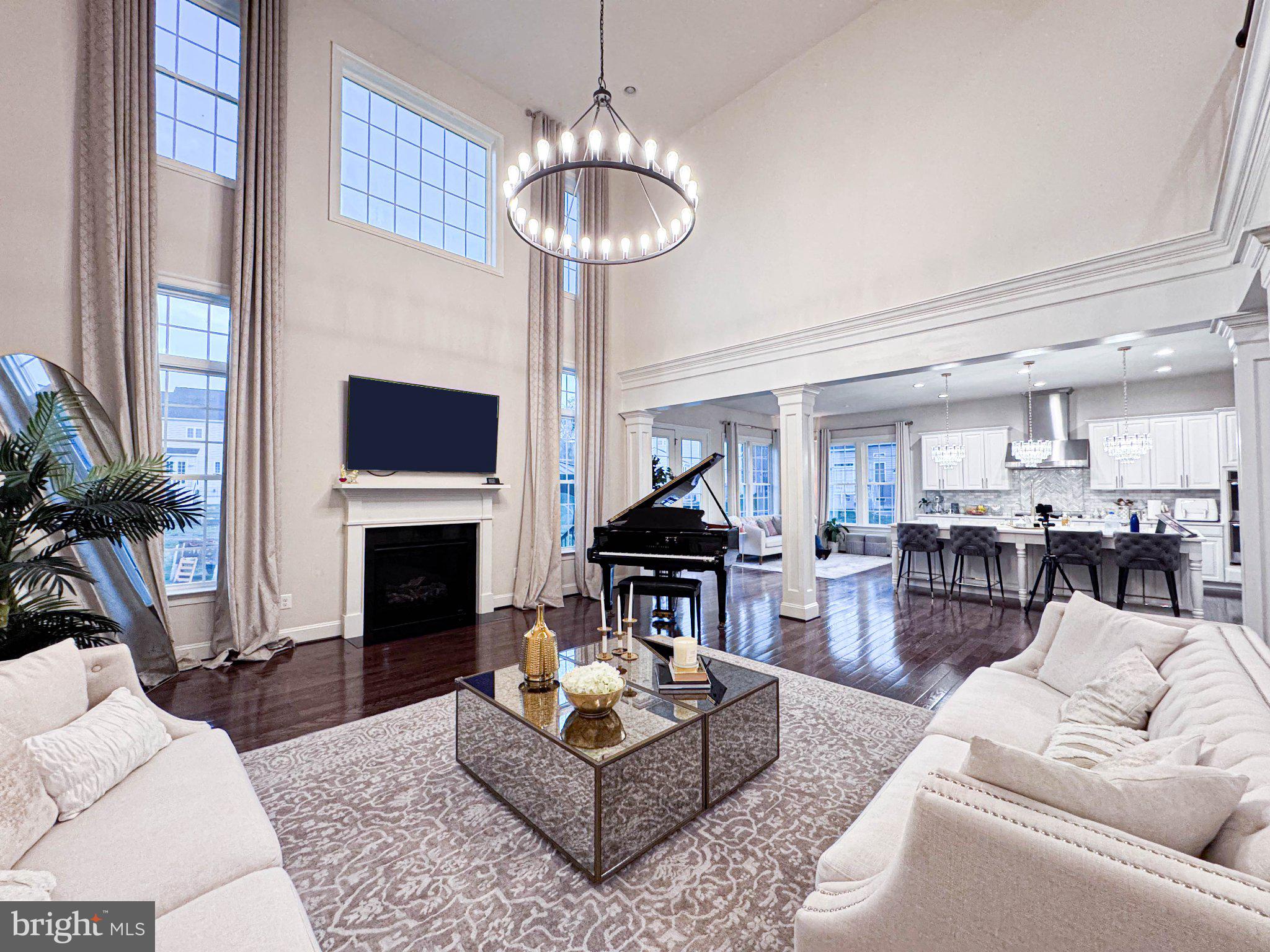 LOUDOUN CROSSING - Residential