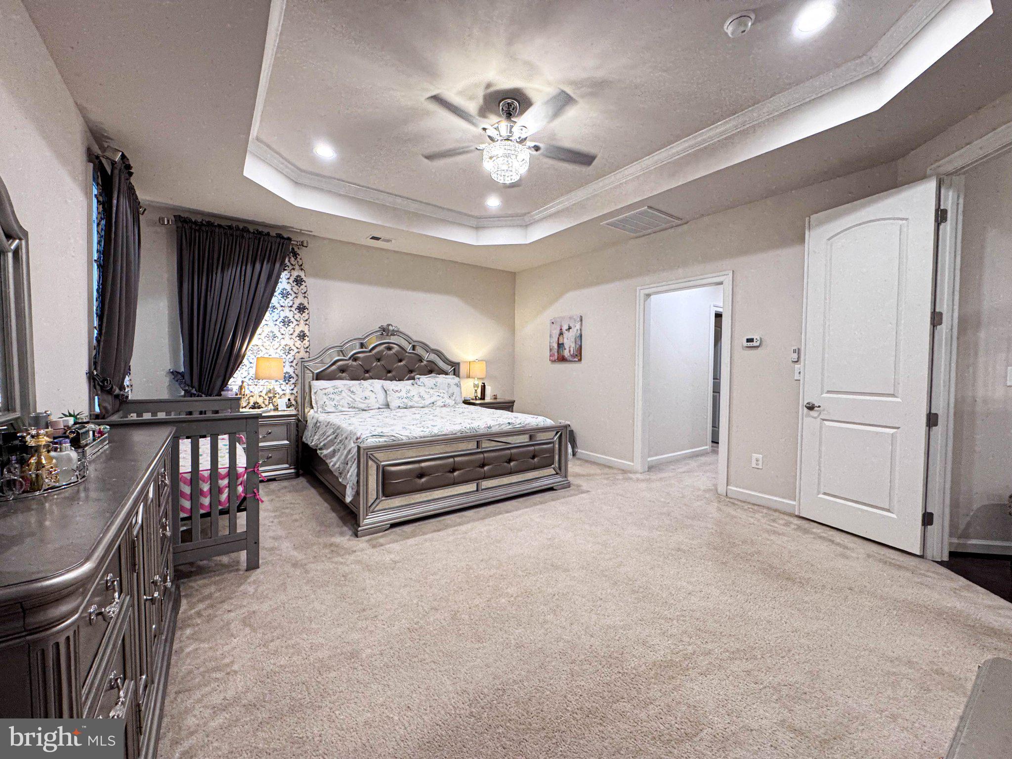 LOUDOUN CROSSING - Residential