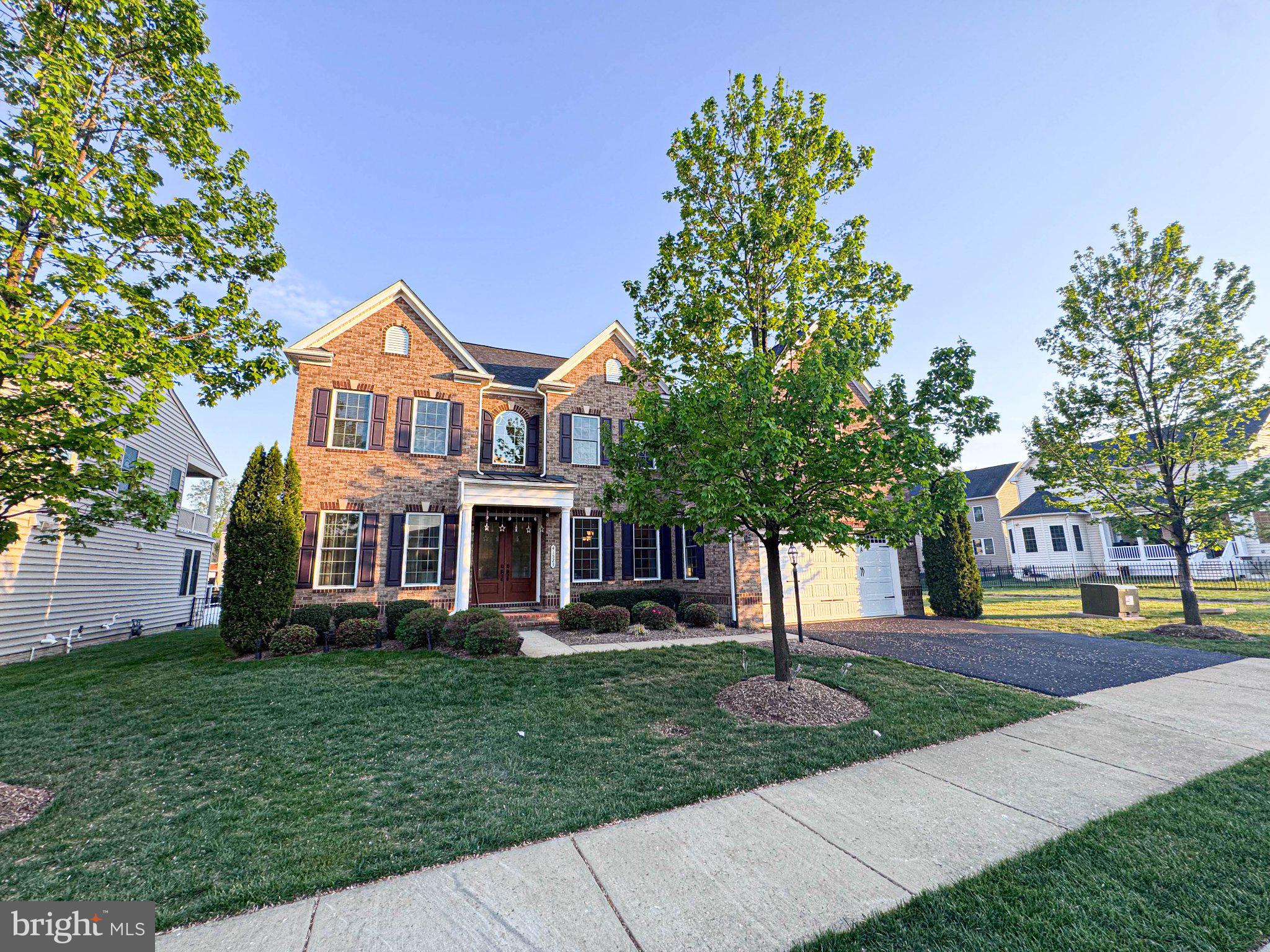 LOUDOUN CROSSING - Residential