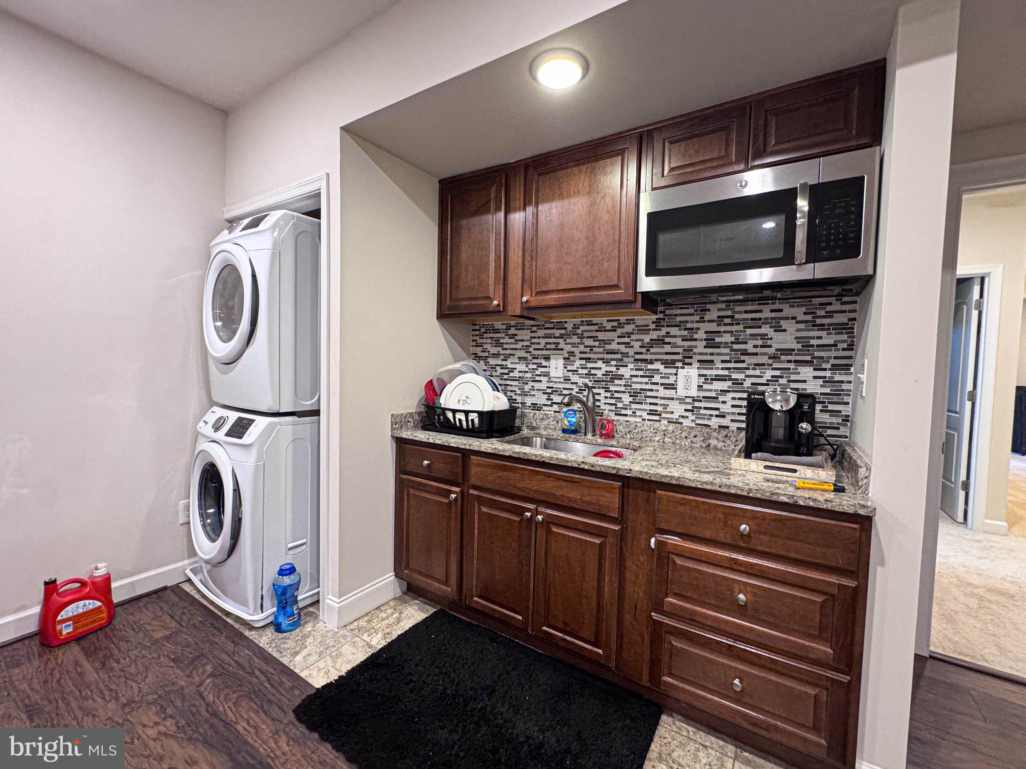 LOUDOUN CROSSING - Residential