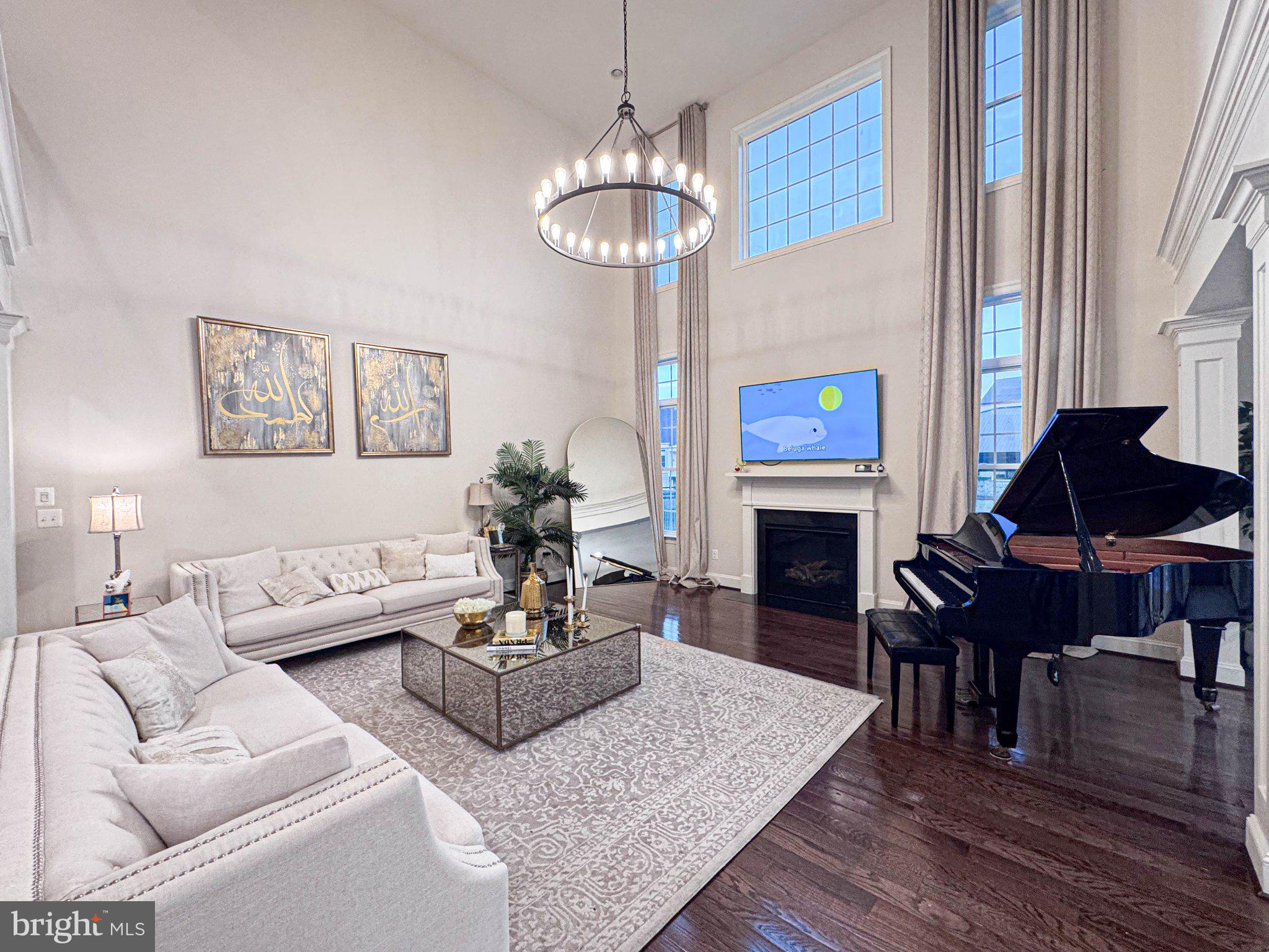 LOUDOUN CROSSING - Residential