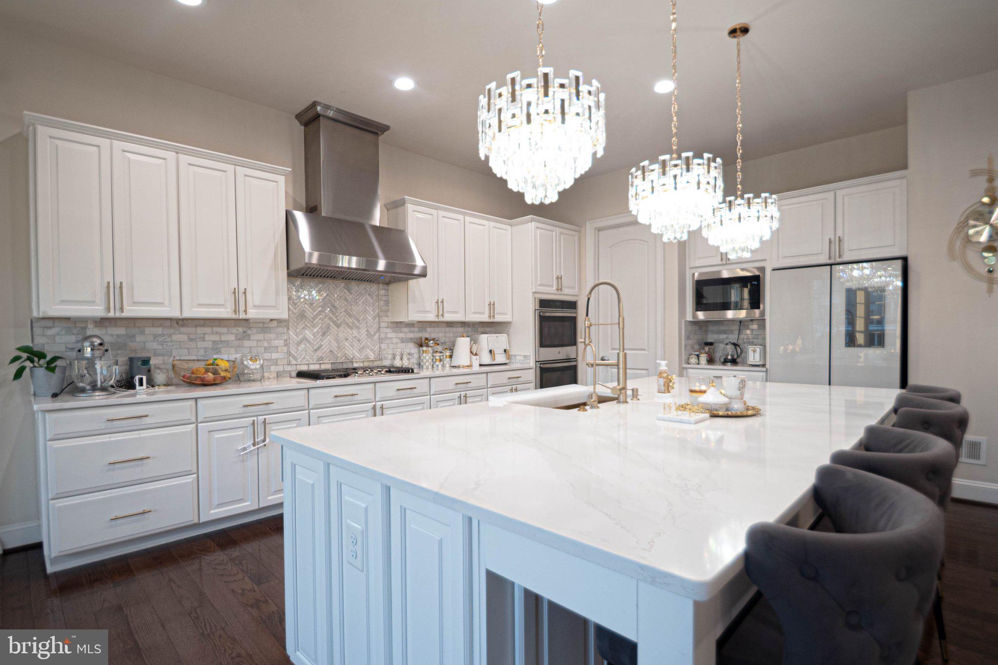 LOUDOUN CROSSING - Residential
