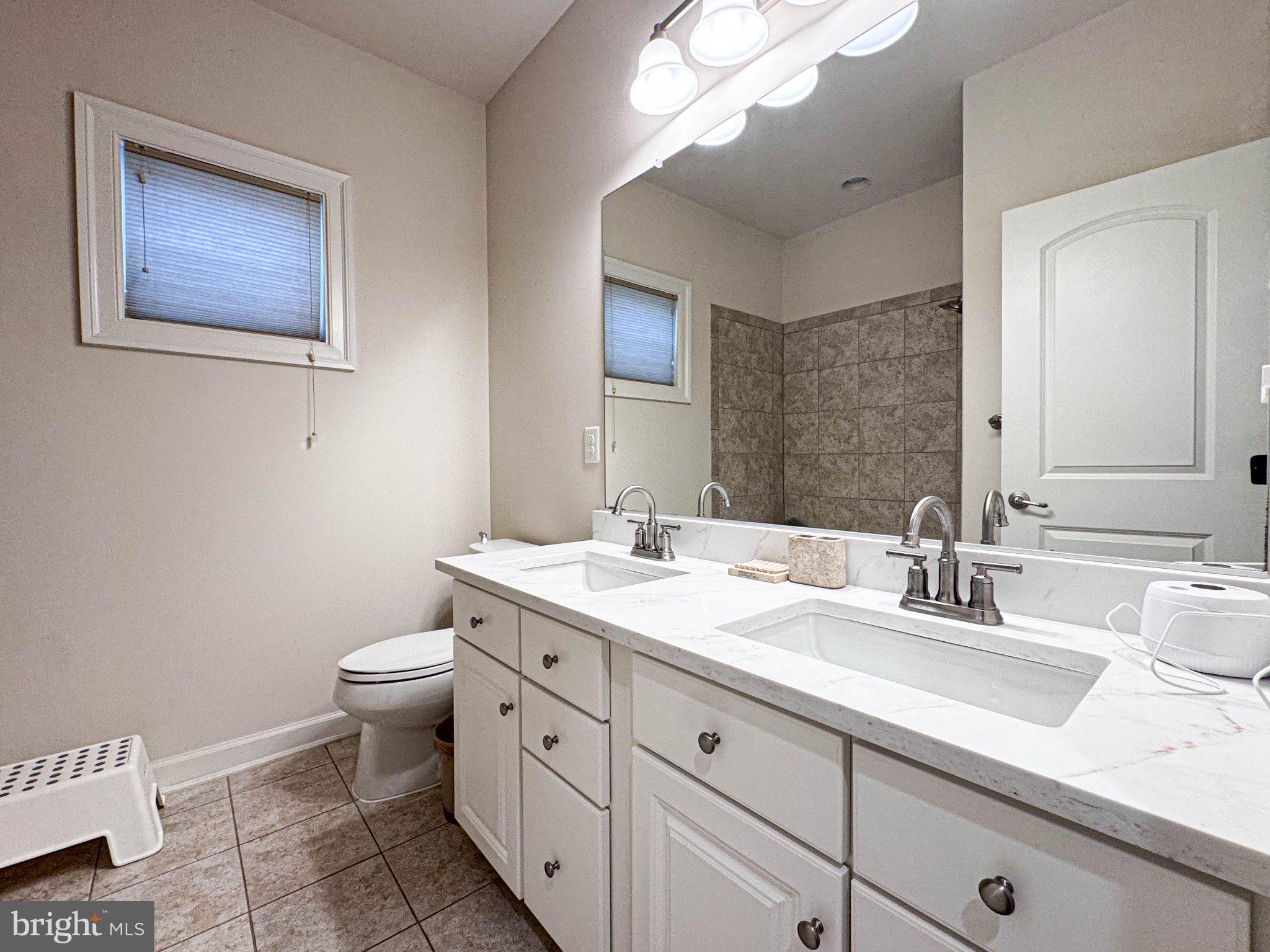 LOUDOUN CROSSING - Residential