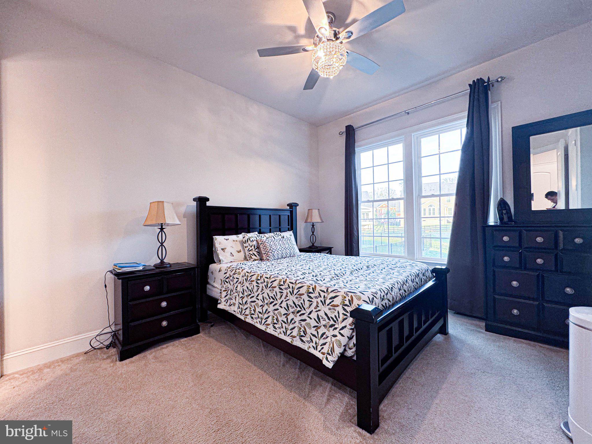 LOUDOUN CROSSING - Residential