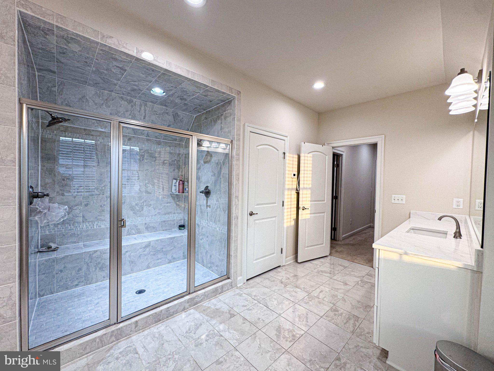 LOUDOUN CROSSING - Residential