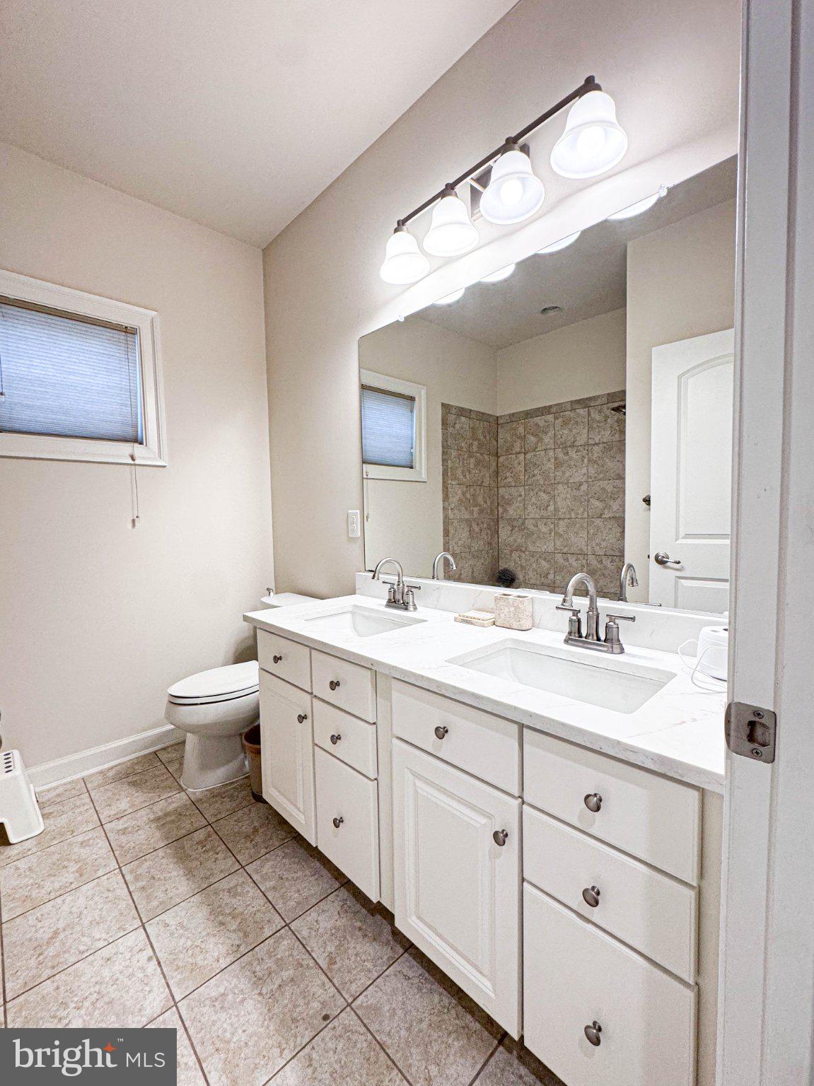 LOUDOUN CROSSING - Residential