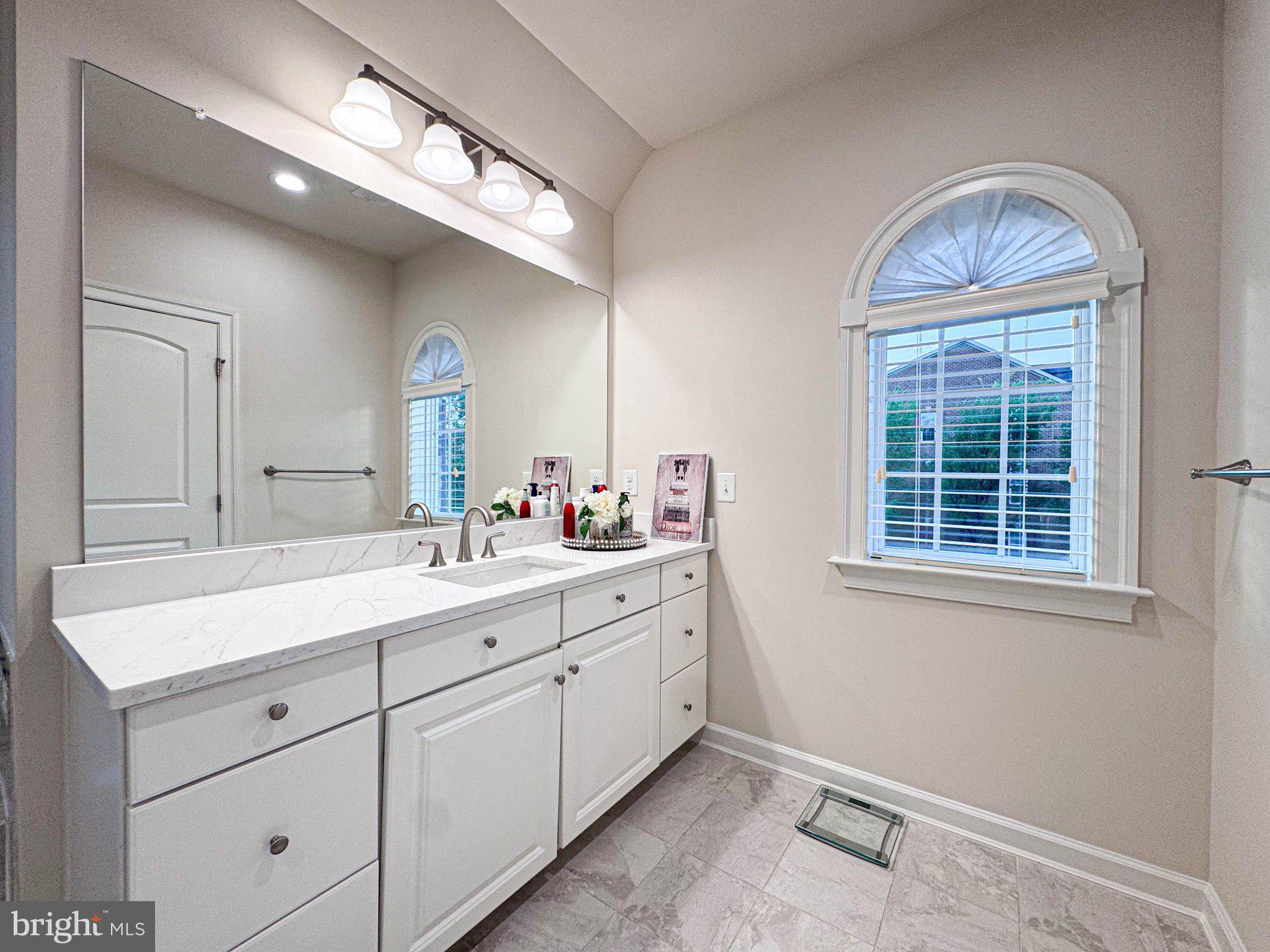 LOUDOUN CROSSING - Residential