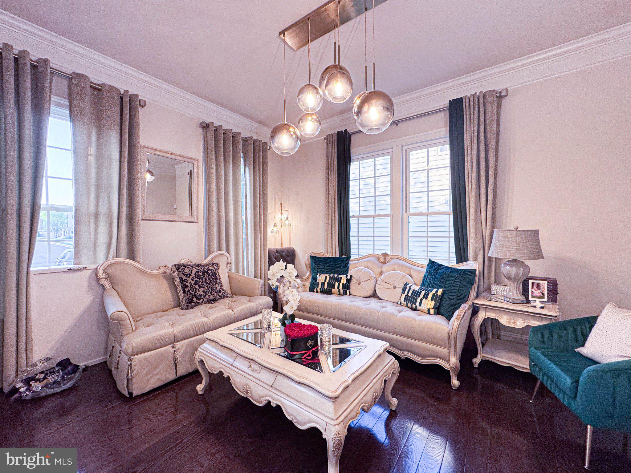 LOUDOUN CROSSING - Residential