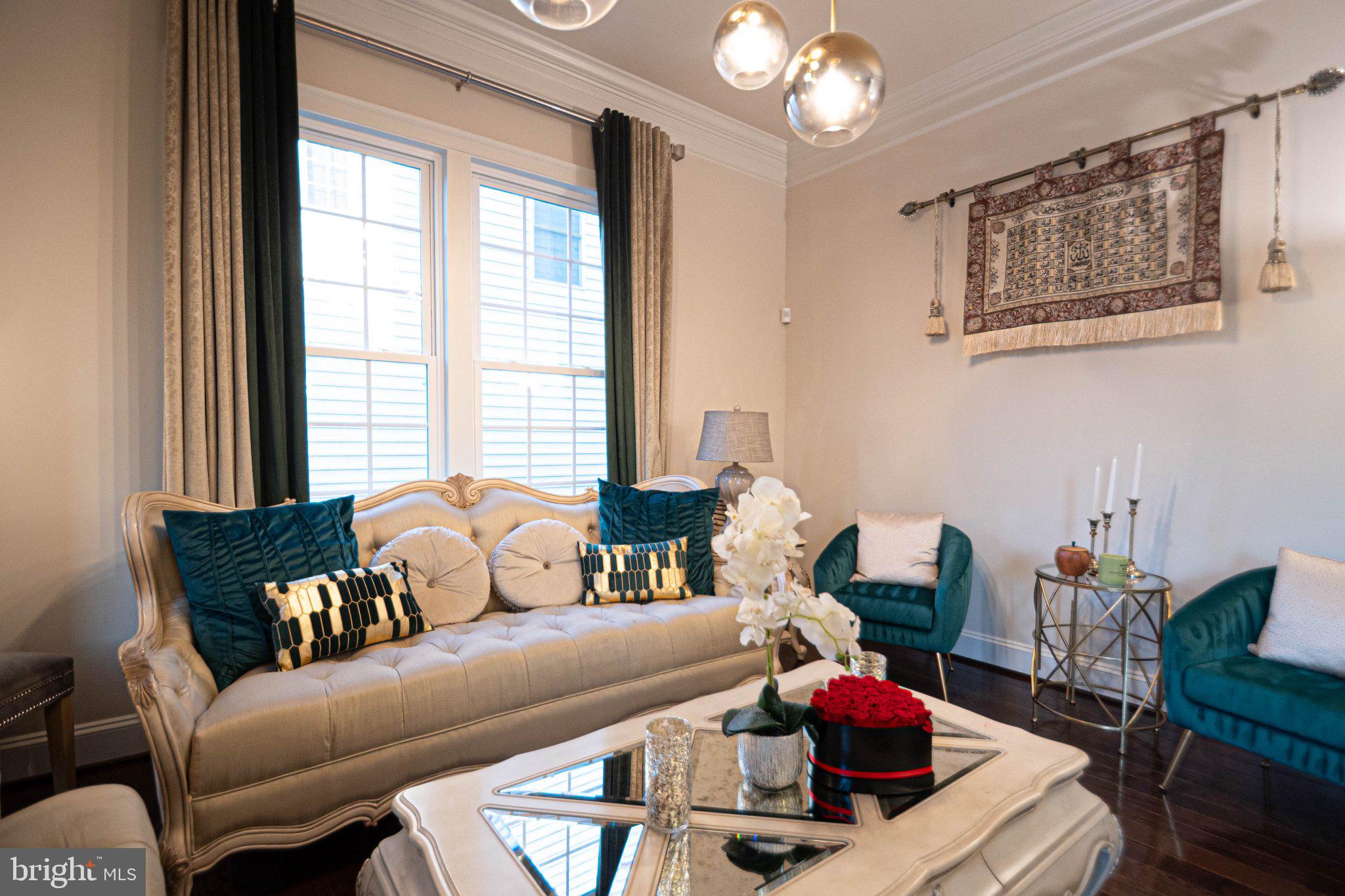 LOUDOUN CROSSING - Residential