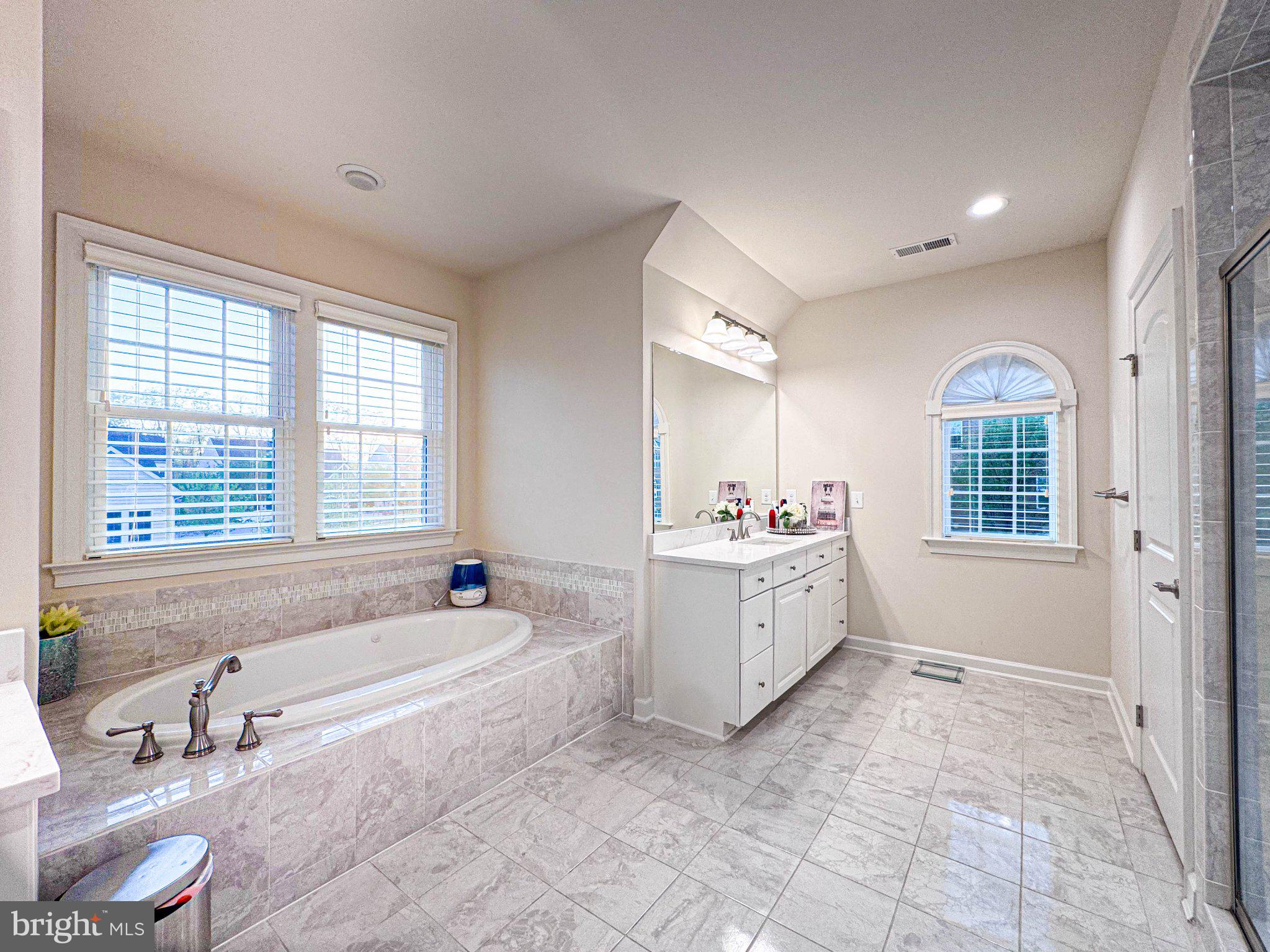 LOUDOUN CROSSING - Residential