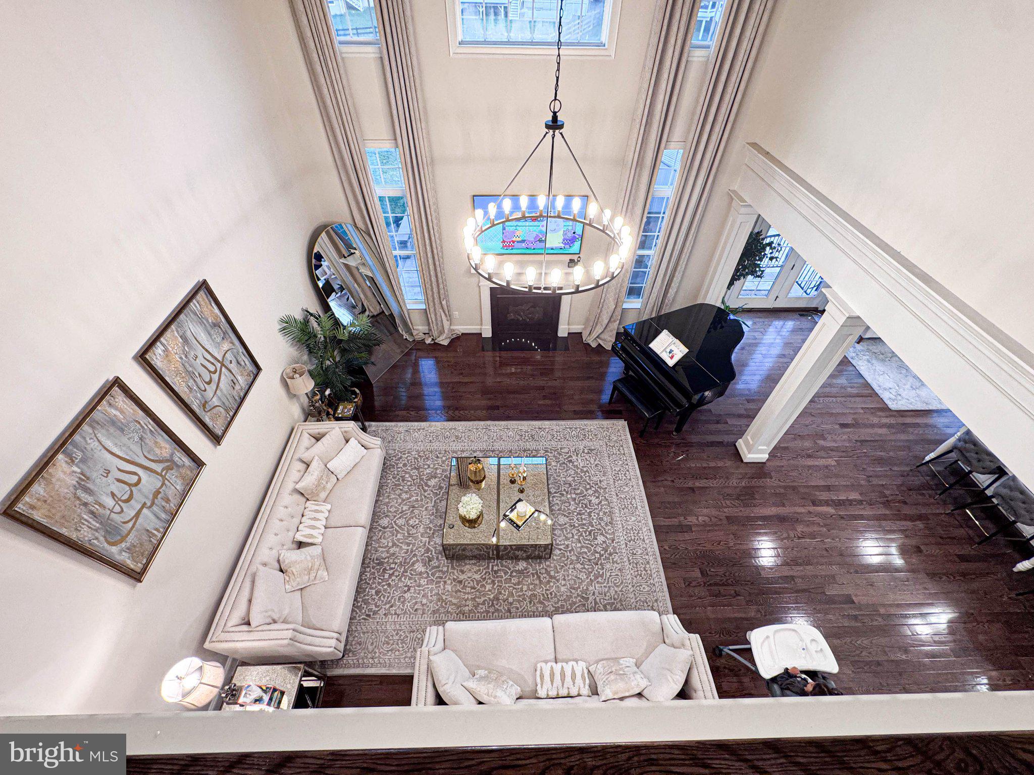 LOUDOUN CROSSING - Residential