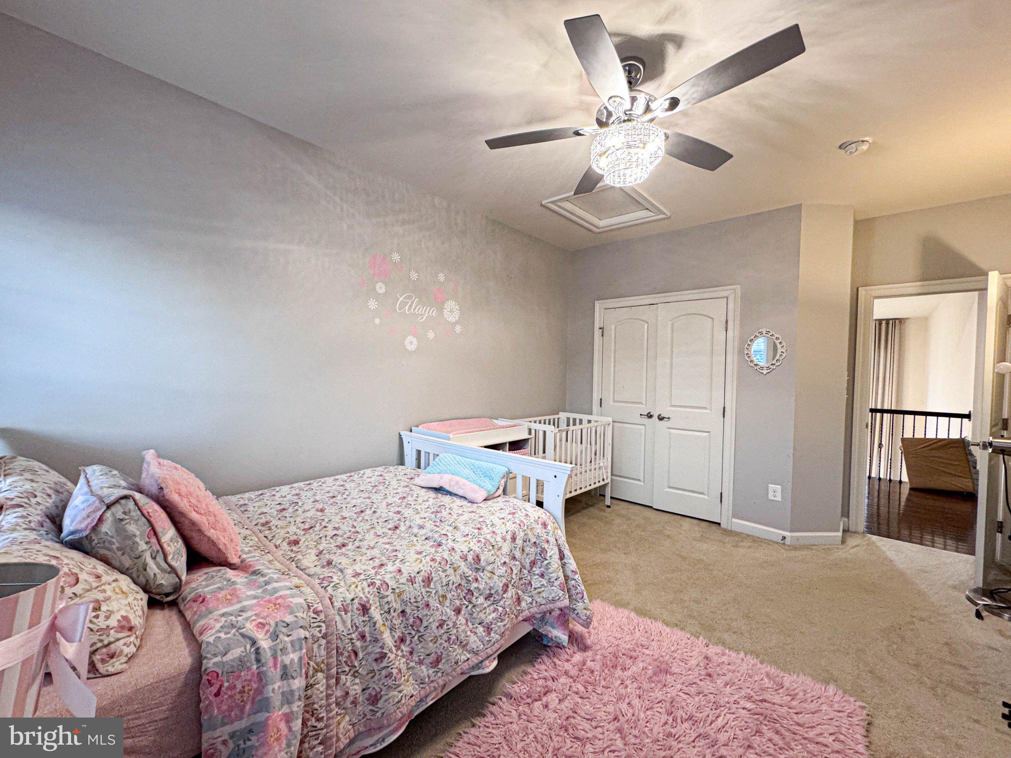 LOUDOUN CROSSING - Residential