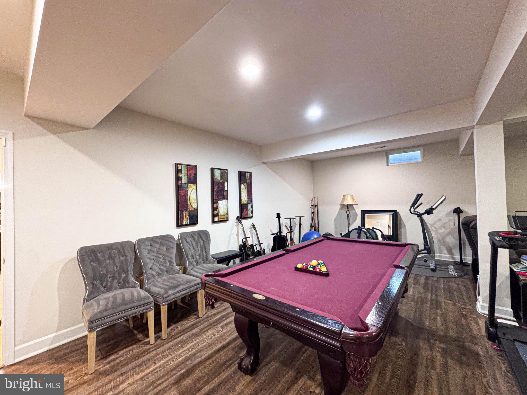 LOUDOUN CROSSING - Residential