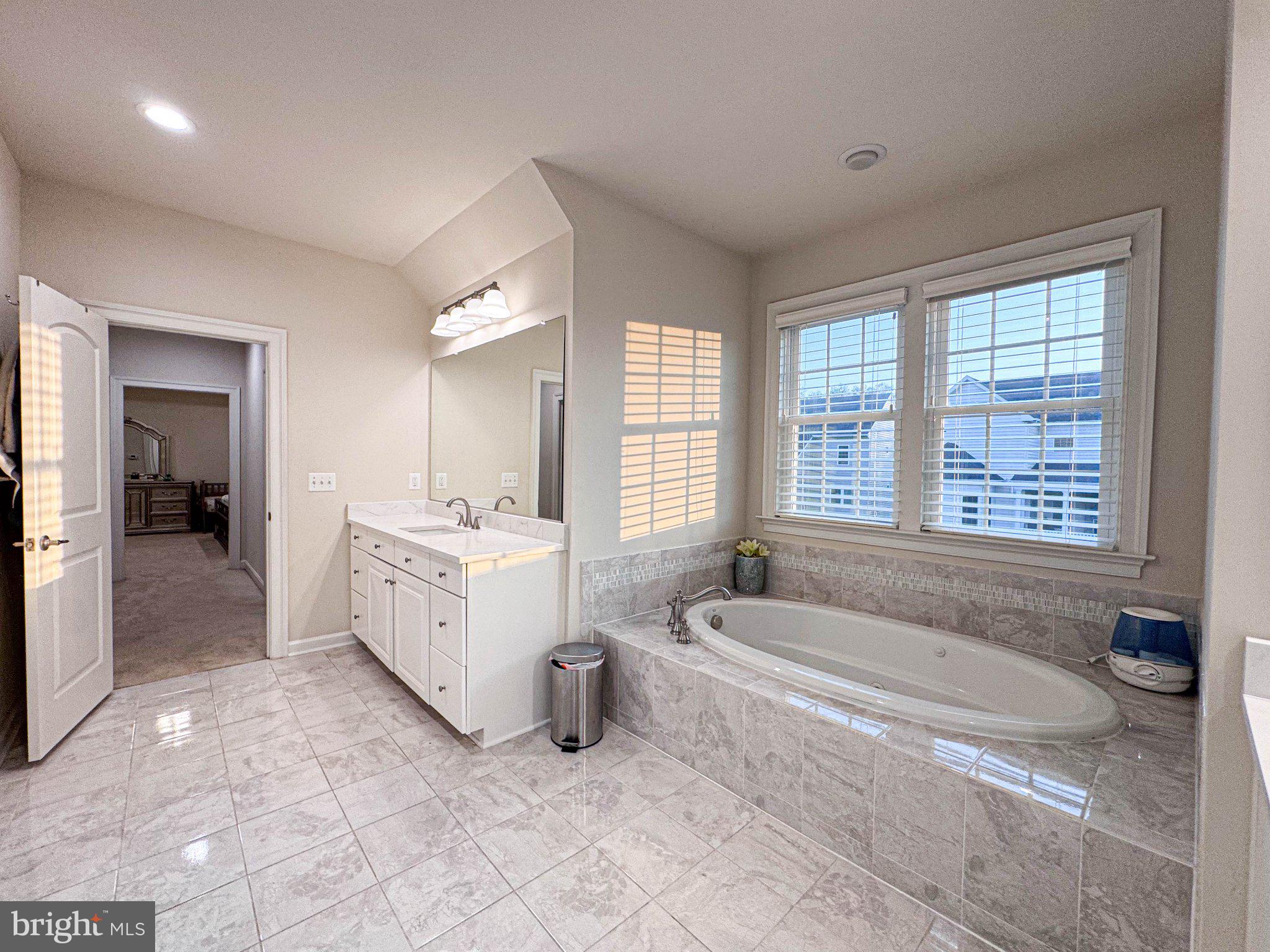 LOUDOUN CROSSING - Residential