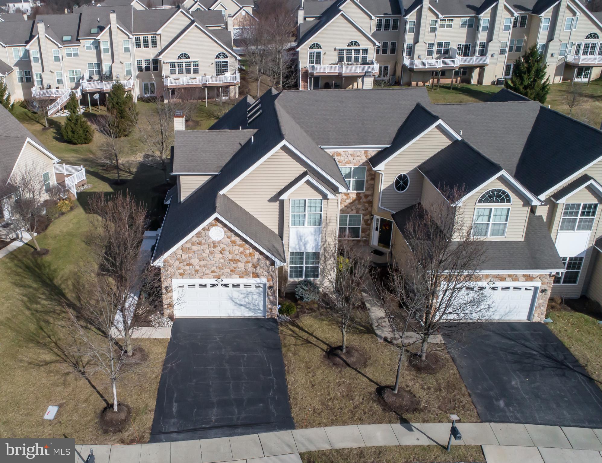 RIVERCREST - Residential