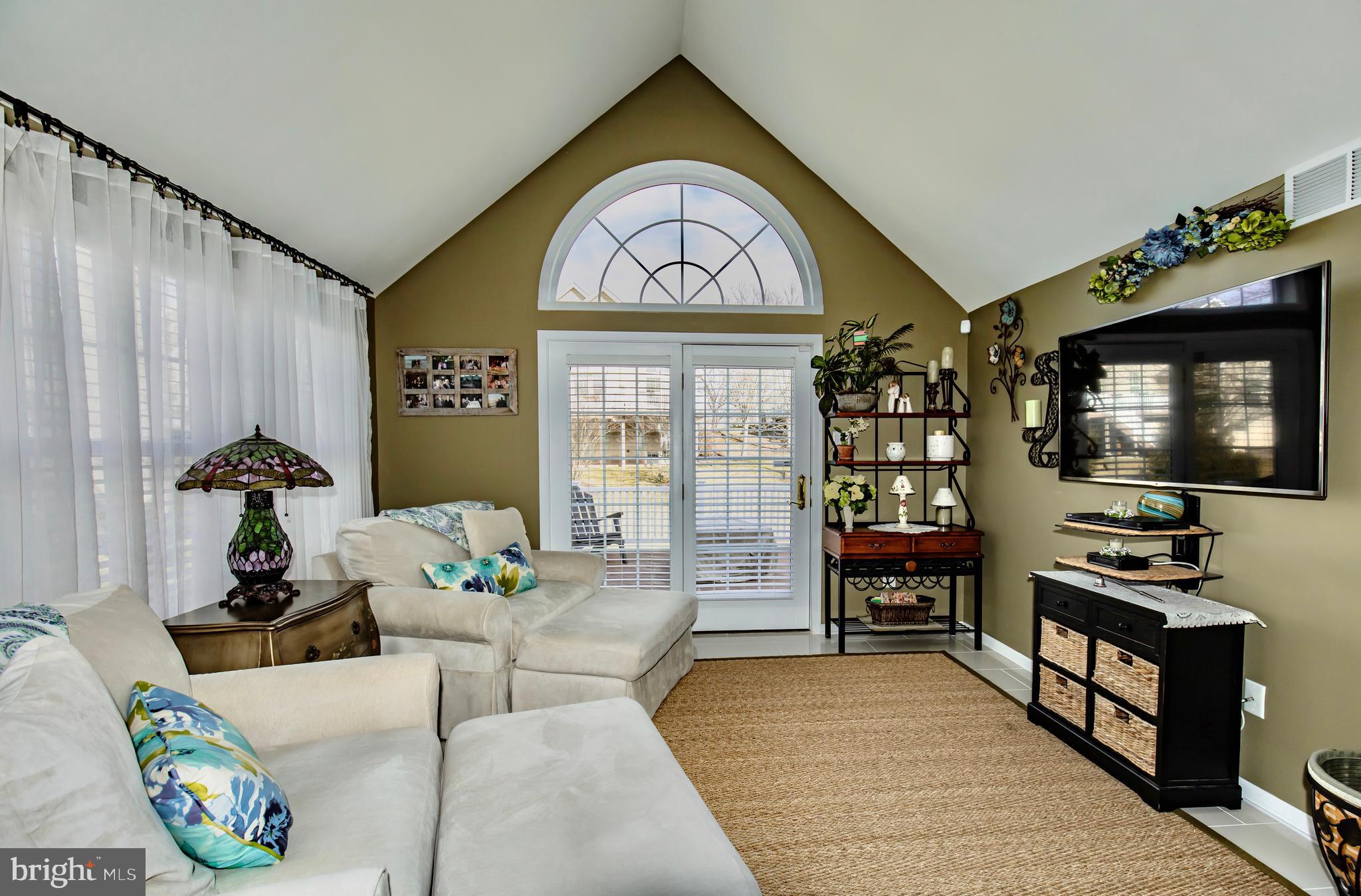 RIVERCREST - Residential