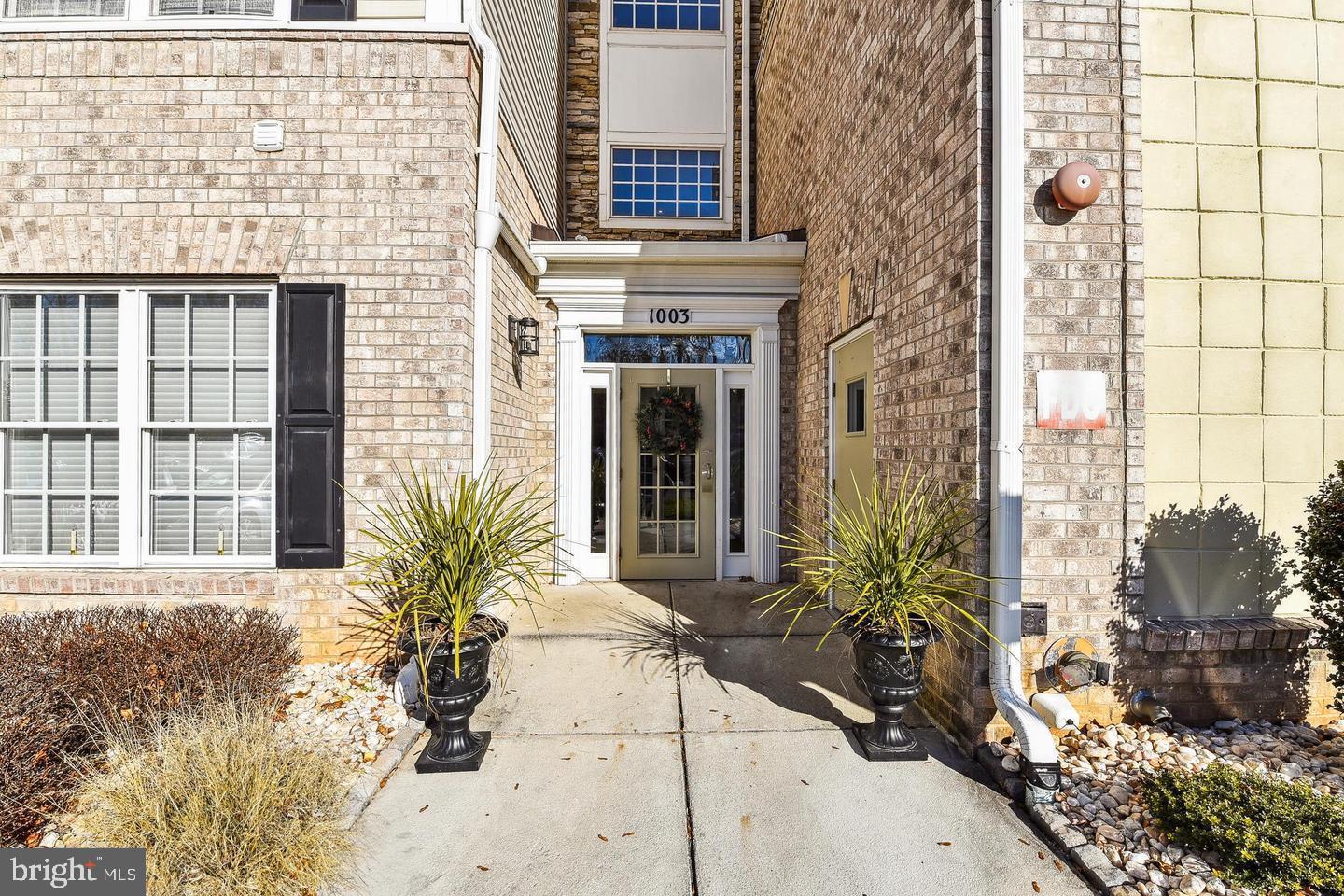 1003 RUNNING CREEK WAY UNIT M 28