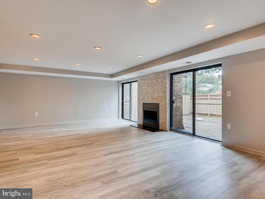 ANNEN WOODS - Residential