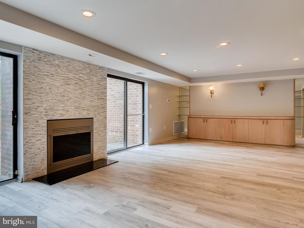 ANNEN WOODS - Residential