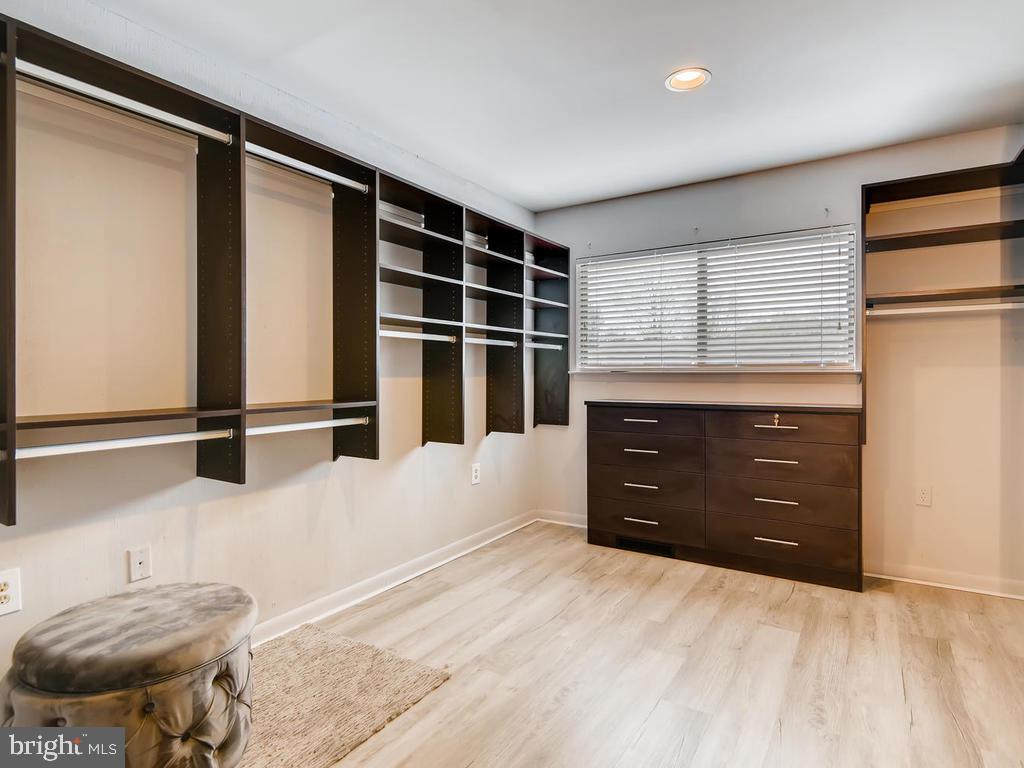 ANNEN WOODS - Residential