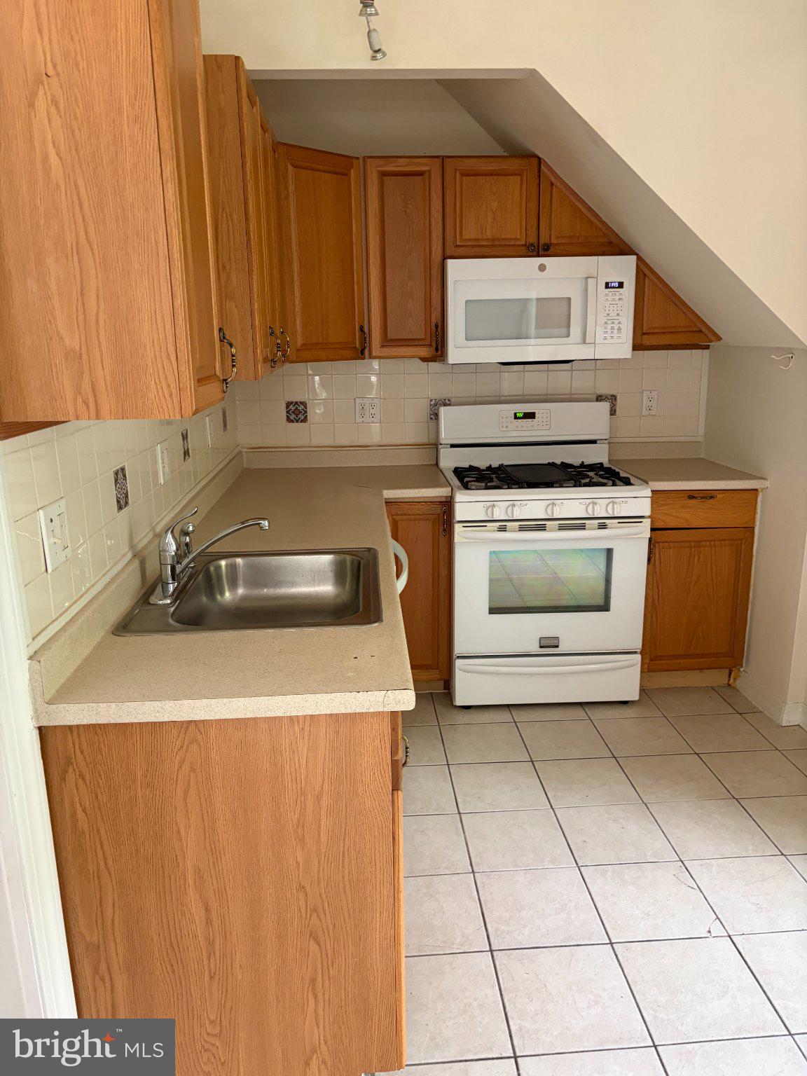 198 WOODBINE AVENUE