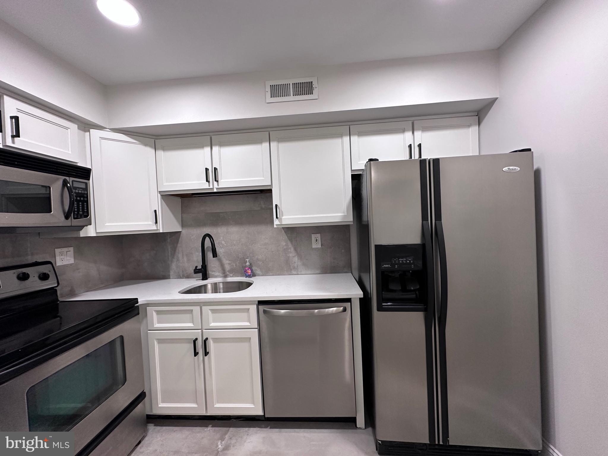 VILLAGE SHIRES - Residential Lease