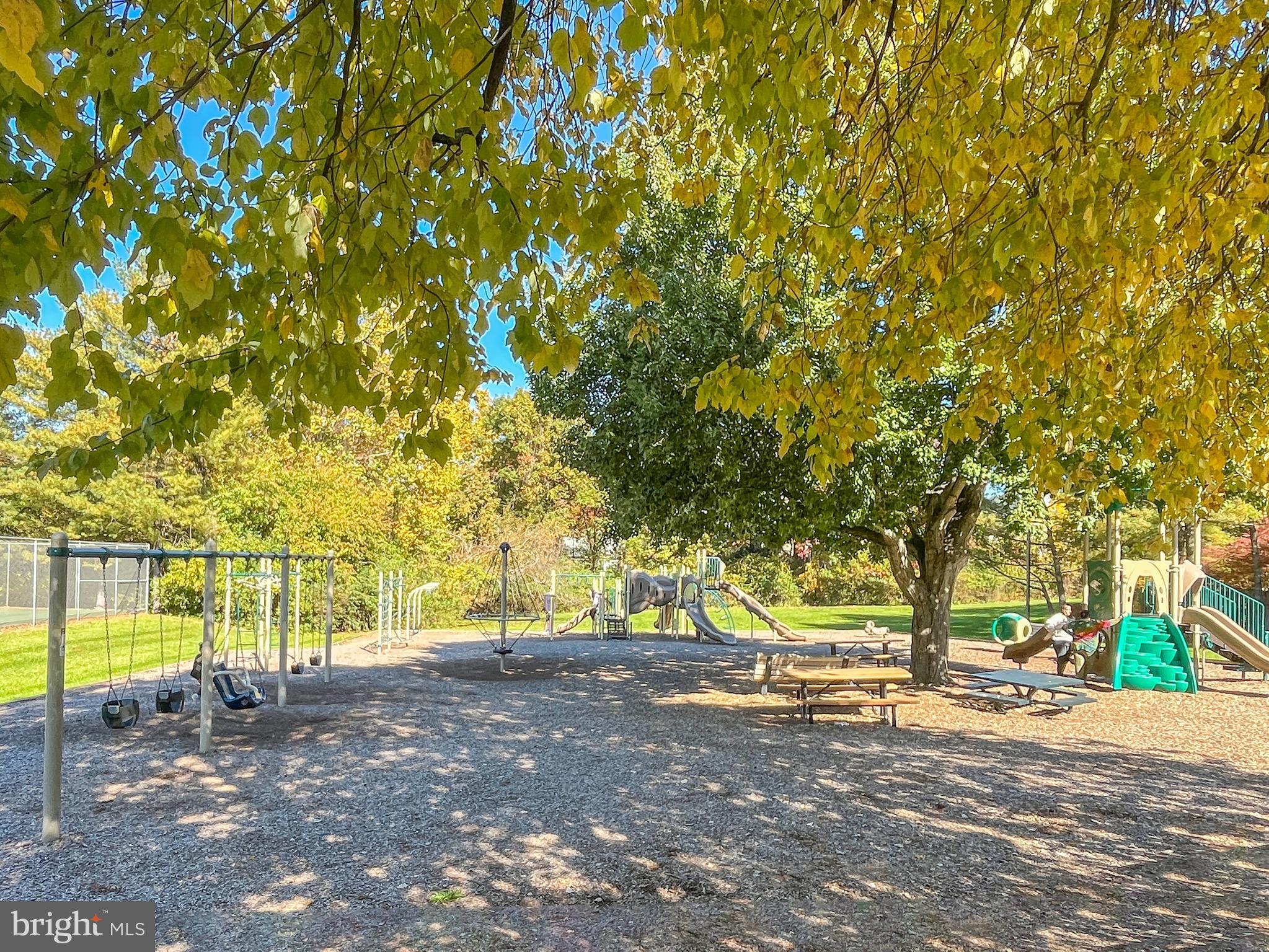 CHANTILLY HIGHLANDS - Residential