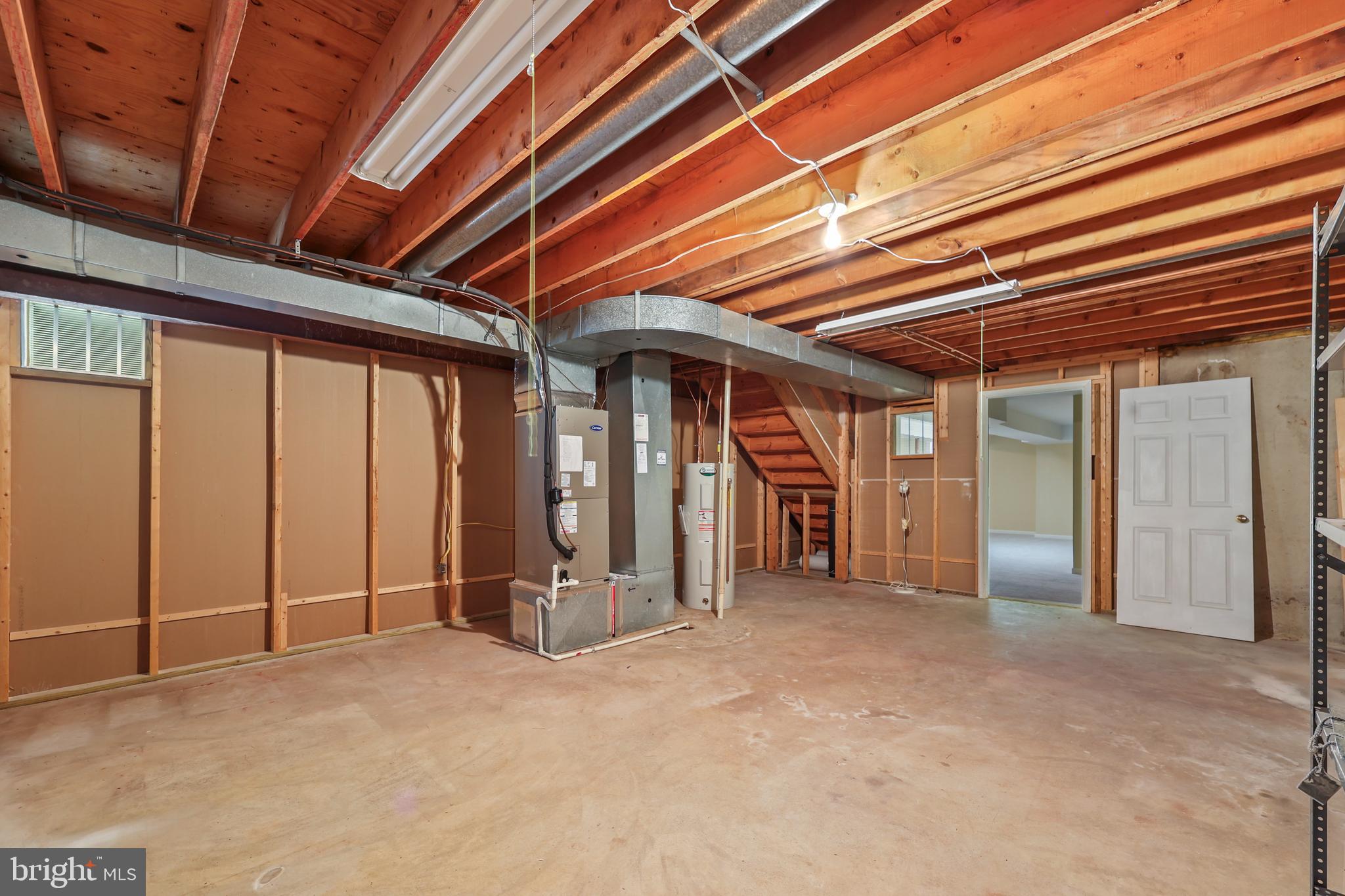 CHANTILLY HIGHLANDS - Residential