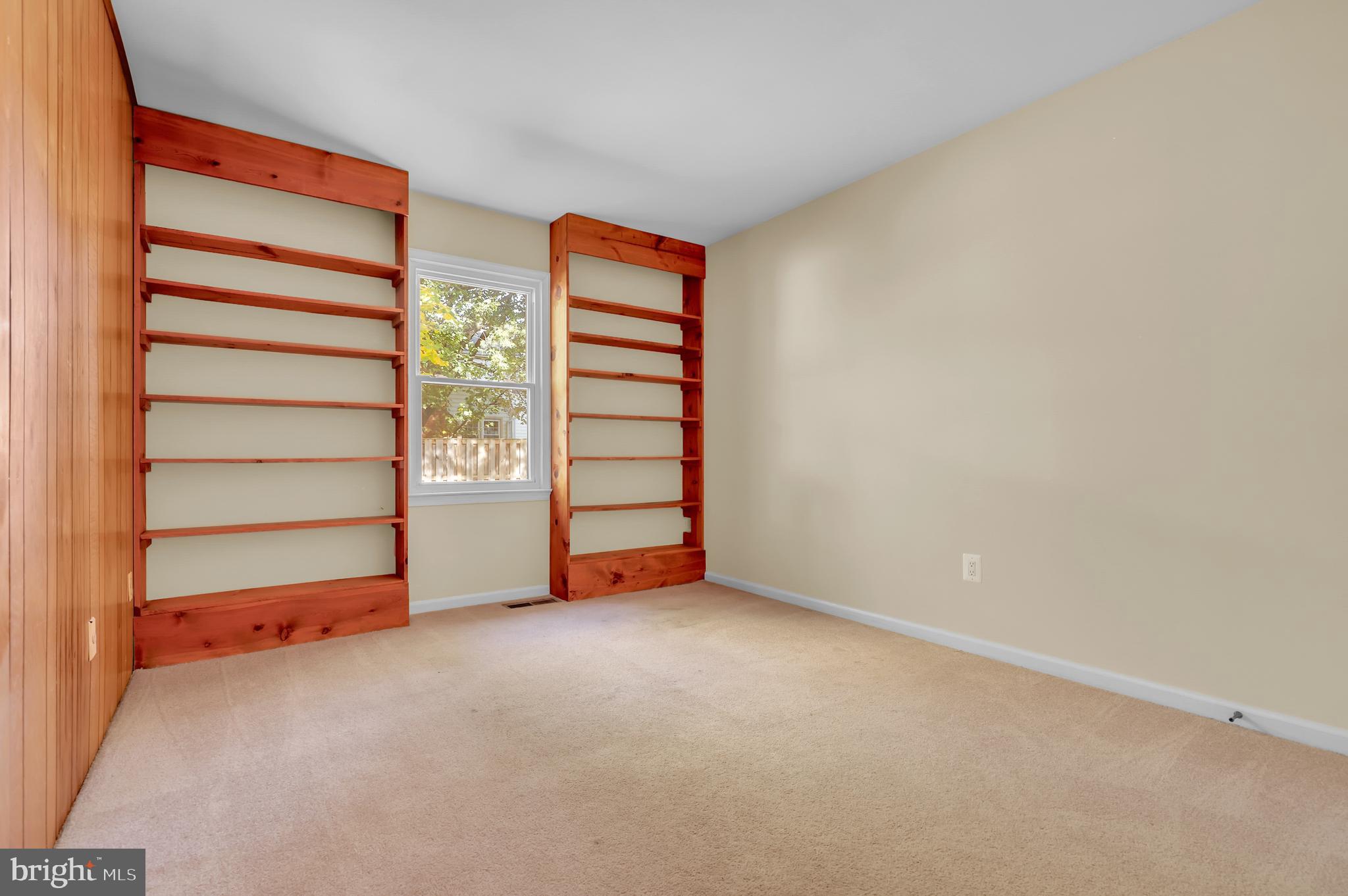 CHANTILLY HIGHLANDS - Residential