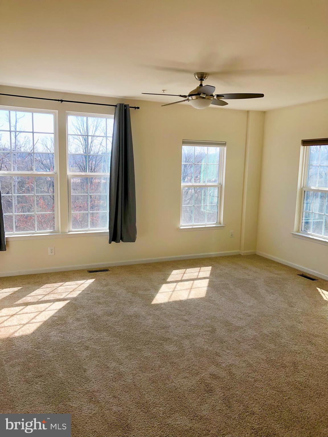 GREENBELT - Residential Lease