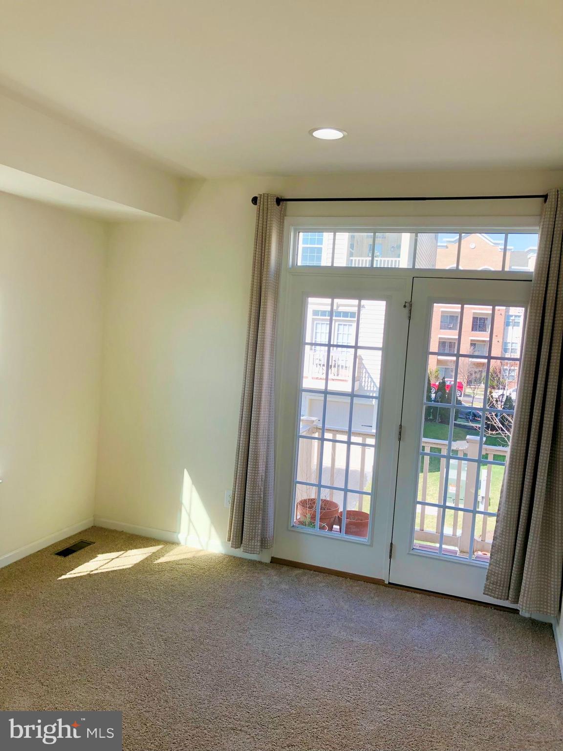 GREENBELT - Residential Lease