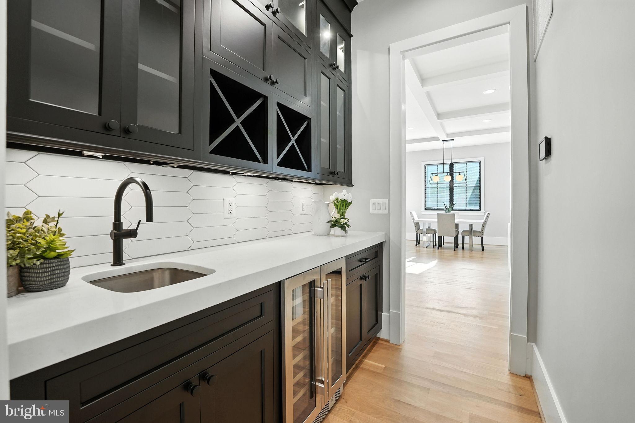 BROYHILL GLEN GARY PARK - Residential