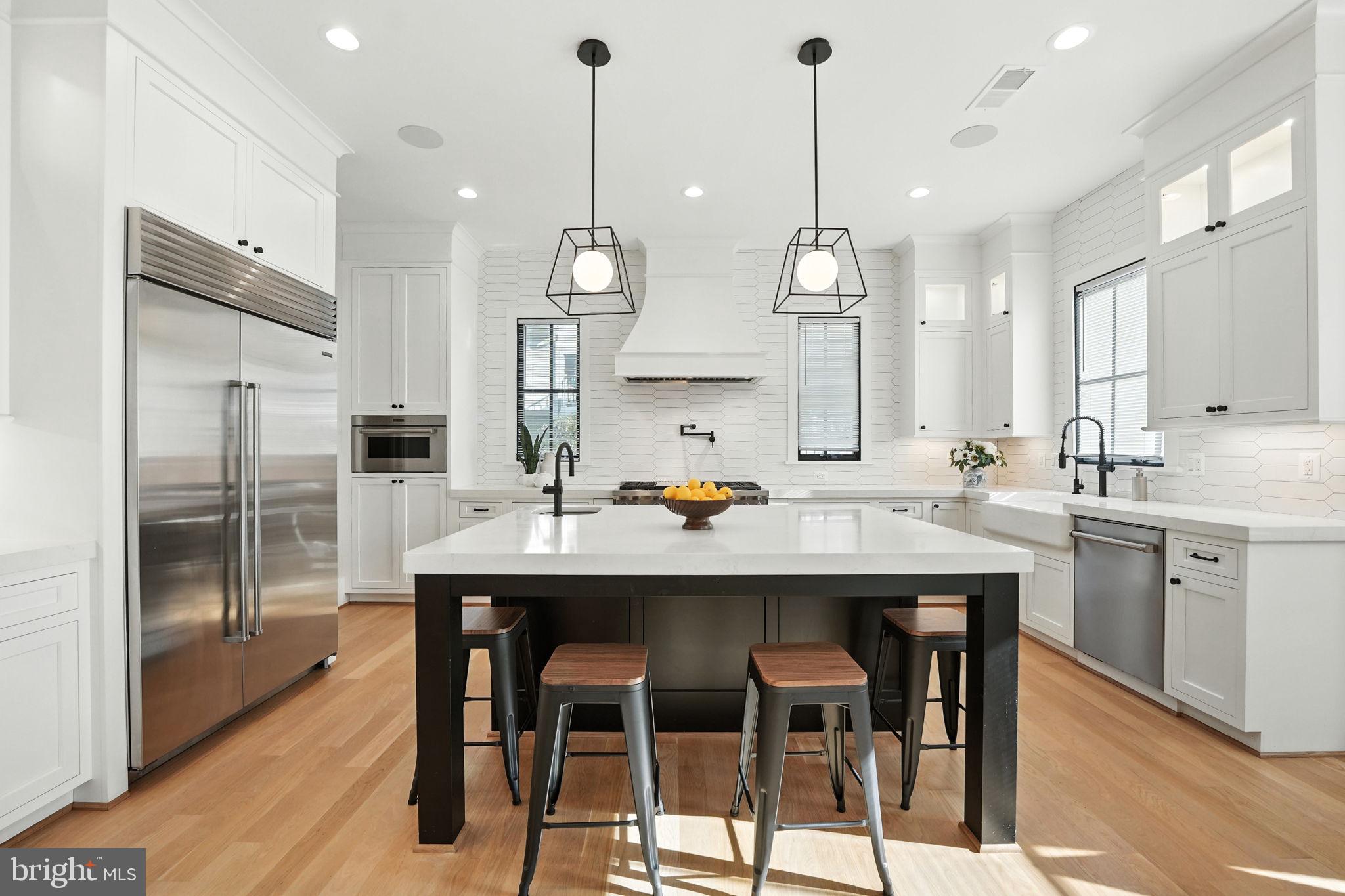 BROYHILL GLEN GARY PARK - Residential